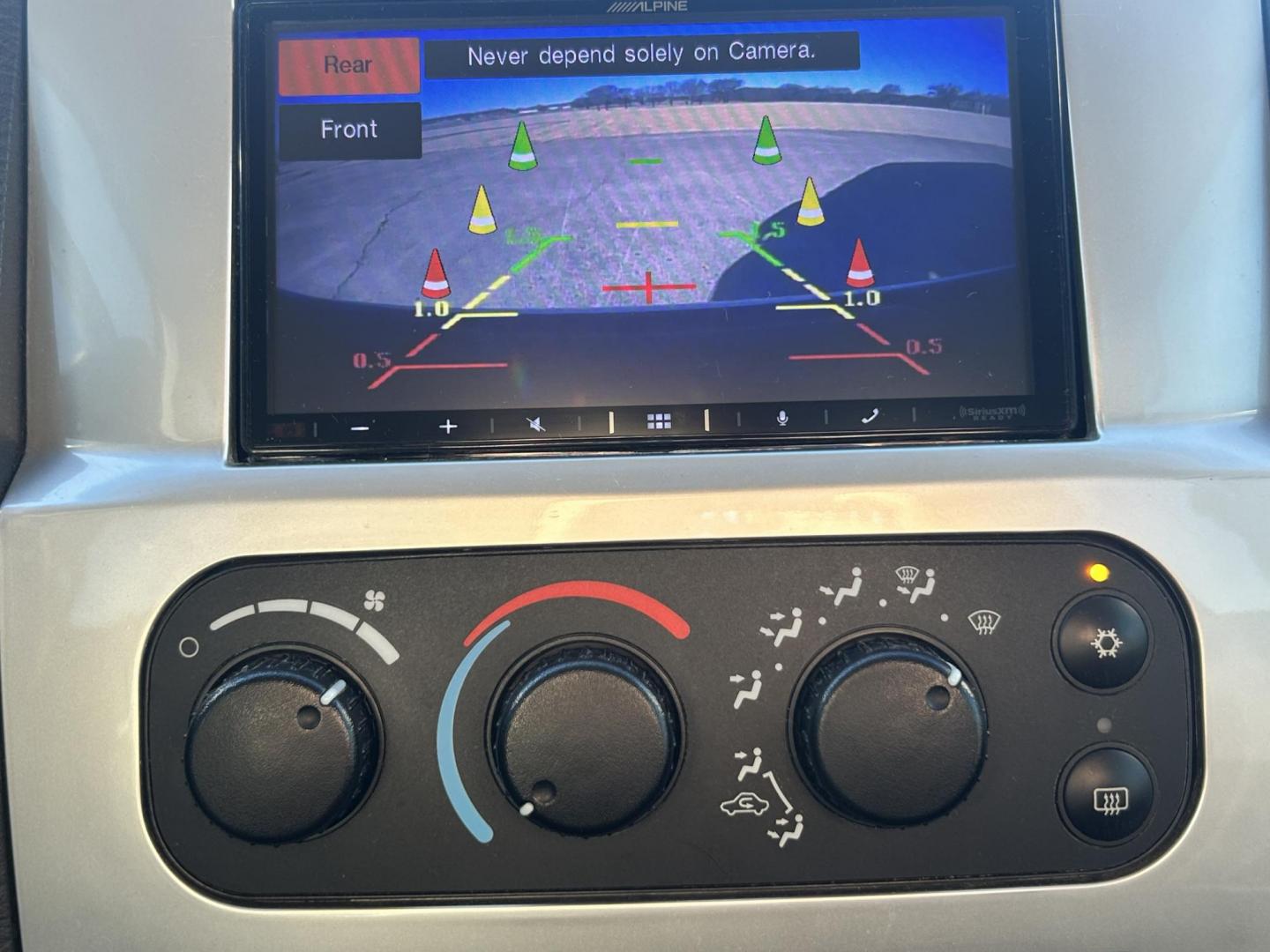 2005 Silver /BLACK Dodge Ram 1500 SLT (1D7HU18D05J) with an 5.7L V8 OHV 16V engine, 5-Speed Automatic Overdrive transmission, located at 17760 Hwy 62, Morris, OK, 74445, (918) 733-4887, 35.609104, -95.877060 - 2005 DODGE RAM DAYTONA 1500 4WD HAS THE 5.7L V8 HEMI ENGINE. IT FEATURES POWER WINDOWS, POWER LOCK, POWER MIRRORS, POWER SEATS, CLOTH SEATS, AM/FM RADIO, SATELLITE RADIO, BLUETOOTH, APPLE CAR PLAY, BACK UP CAMERA, AND BED LINER. WILD PEAK 275/60R20 TIRES AND ONLY 142,038 MILES. ***HAS LIGHT HAIL D - Photo#12