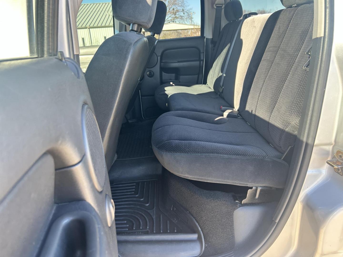 2005 Silver /BLACK Dodge Ram 1500 SLT (1D7HU18D05J) with an 5.7L V8 OHV 16V engine, 5-Speed Automatic Overdrive transmission, located at 17760 Hwy 62, Morris, OK, 74445, (918) 733-4887, 35.609104, -95.877060 - 2005 DODGE RAM DAYTONA 1500 4WD HAS THE 5.7L V8 HEMI ENGINE. IT FEATURES POWER WINDOWS, POWER LOCK, POWER MIRRORS, POWER SEATS, CLOTH SEATS, AM/FM RADIO, SATELLITE RADIO, BLUETOOTH, APPLE CAR PLAY, BACK UP CAMERA, AND BED LINER. WILD PEAK 275/60R20 TIRES AND ONLY 142,038 MILES. ***HAS LIGHT HAIL D - Photo#14