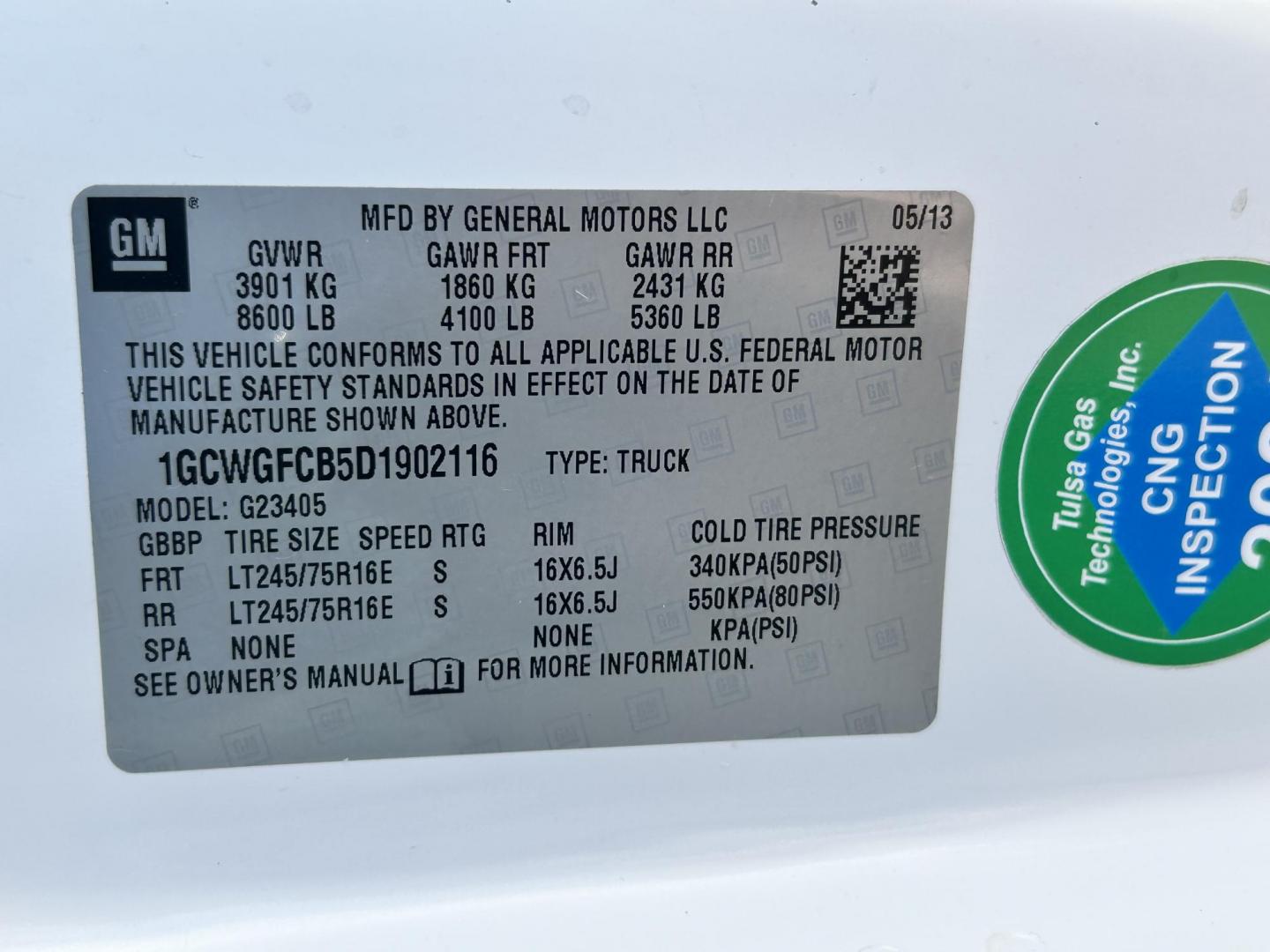 2013 White /Gray Chevrolet Express 2500 Cargo (1GCWGFCB5D1) with an 6.0L V8 OHV 16V FFV engine, 6-Speed Automatic transmission, located at 17760 Hwy 62, Morris, OK, 74445, (918) 733-4887, 35.609104, -95.877060 - 2013 CHEVROLET EXPRESS DEDICATED CNG ONLY RUNS ON COMPRESSED NATURAL GAS RWD 6.0L V8 ENGINE. FEATURING POWER LOCKS, MANUAL WINDOWS, MANUAL MIRRORS, MANUAL SEATS, AM/FM STEREO, LEATHER SEATS, BACKUP CAMERA, TRACTION CONTROL, LOCKING METAL CONSOLE, STEEL SHELVES, SPLIT SWING-OUT RIGHT DOORS, AND TOW P - Photo#26