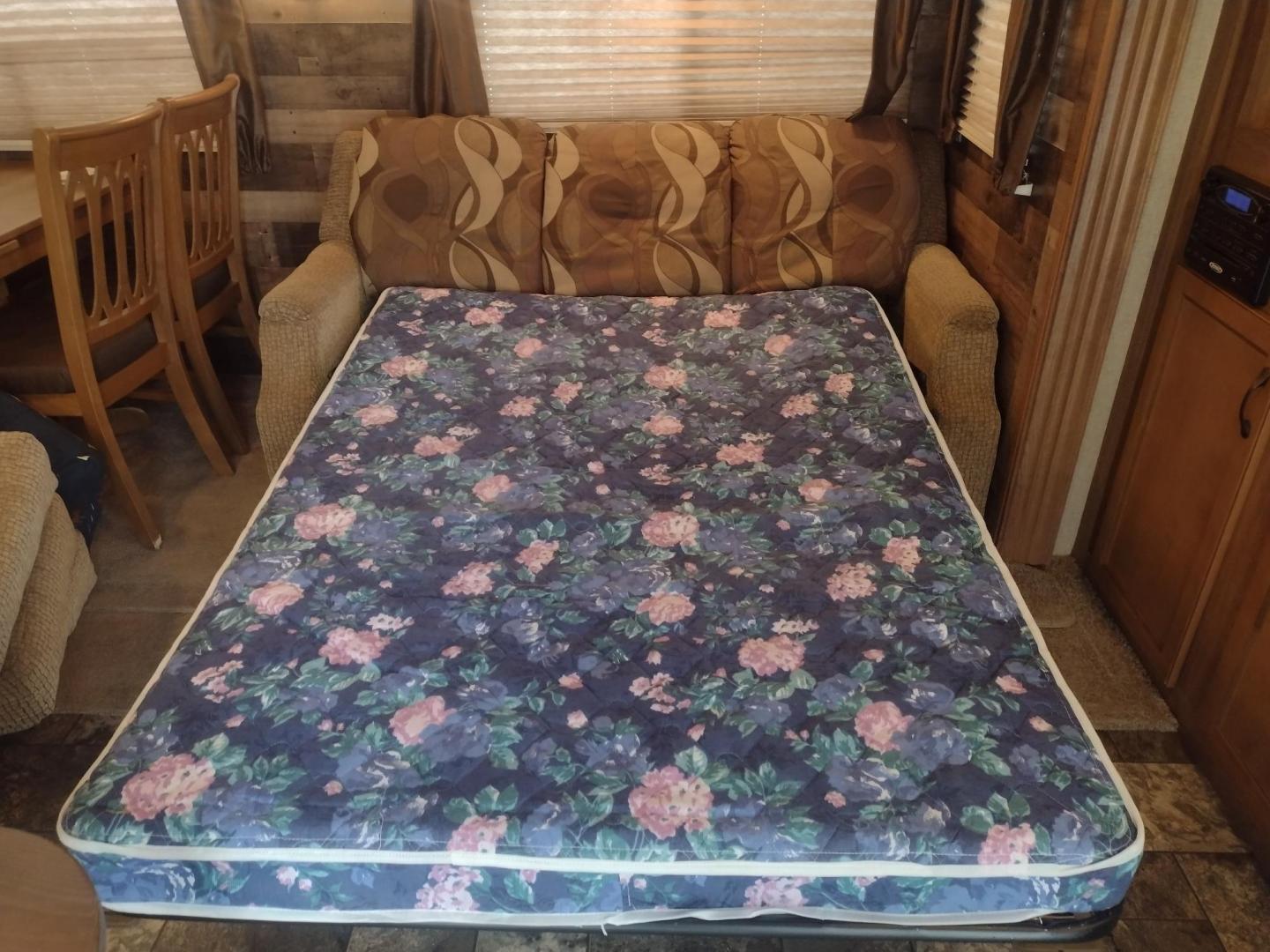 2014 Silver /Gray Forest River Catalina 39BHTS (5ZT2CA4B2ET) , located at 17760 Hwy 62, Morris, OK, 74445, 35.609104, -95.877060 - GET IT WHILE YOU CAN!!! 2014 FOREST RIVER CATALINA COACHMEN 39BHTS 41FT OVERALL WITH 21FT POWER AWNING.***REBUILT TITLE*** IN THE MASTER BEDROOM IS A QUEEN SIZE BED WITH STORAGE UNDER THE BED, OVERHEAD CABINETS, WARDROBE CABINETS, WARDROBE CLOSET, AND CEILING FAN. IN THE LIVING/KITCHEN AREA IS AN EN - Photo#20