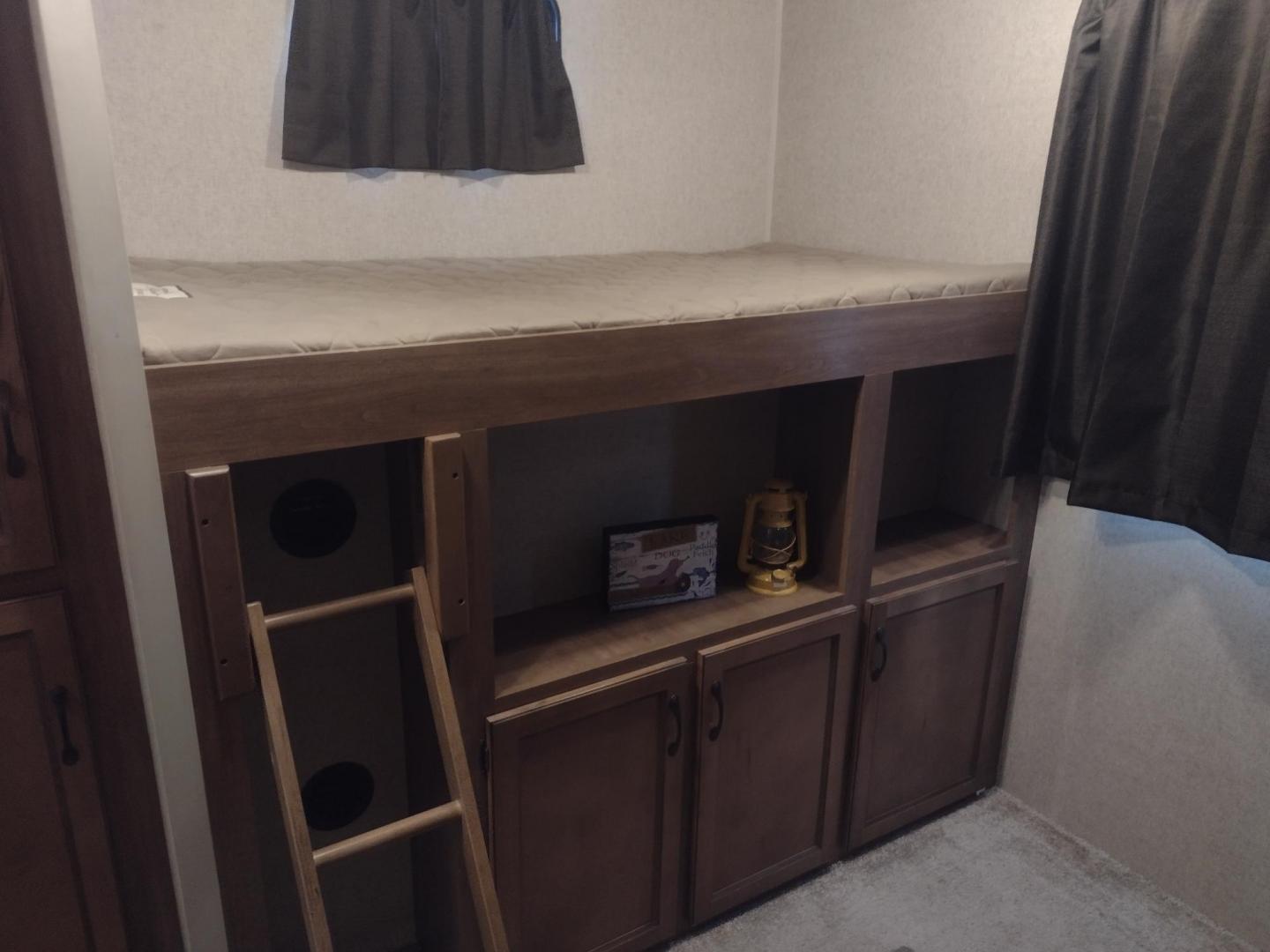 2014 Silver /Gray Forest River Catalina 39BHTS (5ZT2CA4B2ET) , located at 17760 Hwy 62, Morris, OK, 74445, 35.609104, -95.877060 - GET IT WHILE YOU CAN!!! 2014 FOREST RIVER CATALINA COACHMEN 39BHTS 41FT OVERALL WITH 21FT POWER AWNING.***REBUILT TITLE*** IN THE MASTER BEDROOM IS A QUEEN SIZE BED WITH STORAGE UNDER THE BED, OVERHEAD CABINETS, WARDROBE CABINETS, WARDROBE CLOSET, AND CEILING FAN. IN THE LIVING/KITCHEN AREA IS AN EN - Photo#32