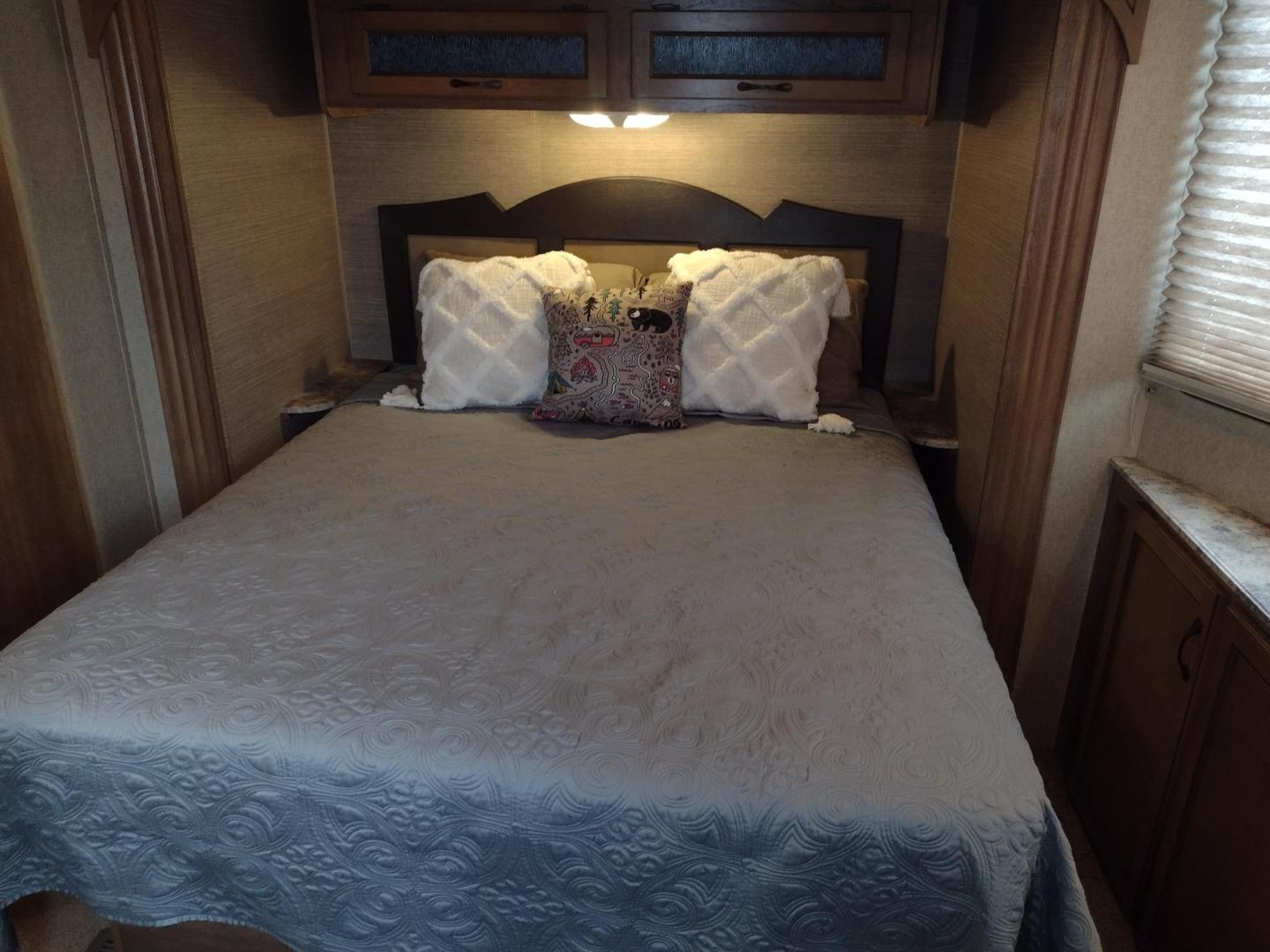 2014 Silver /Gray Forest River Catalina 39BHTS (5ZT2CA4B2ET) , located at 17760 Hwy 62, Morris, OK, 74445, 35.609104, -95.877060 - GET IT WHILE YOU CAN!!! 2014 FOREST RIVER CATALINA COACHMEN 39BHTS 41FT OVERALL WITH 21FT POWER AWNING.***REBUILT TITLE*** IN THE MASTER BEDROOM IS A QUEEN SIZE BED WITH STORAGE UNDER THE BED, OVERHEAD CABINETS, WARDROBE CABINETS, WARDROBE CLOSET, AND CEILING FAN. IN THE LIVING/KITCHEN AREA IS AN EN - Photo#47