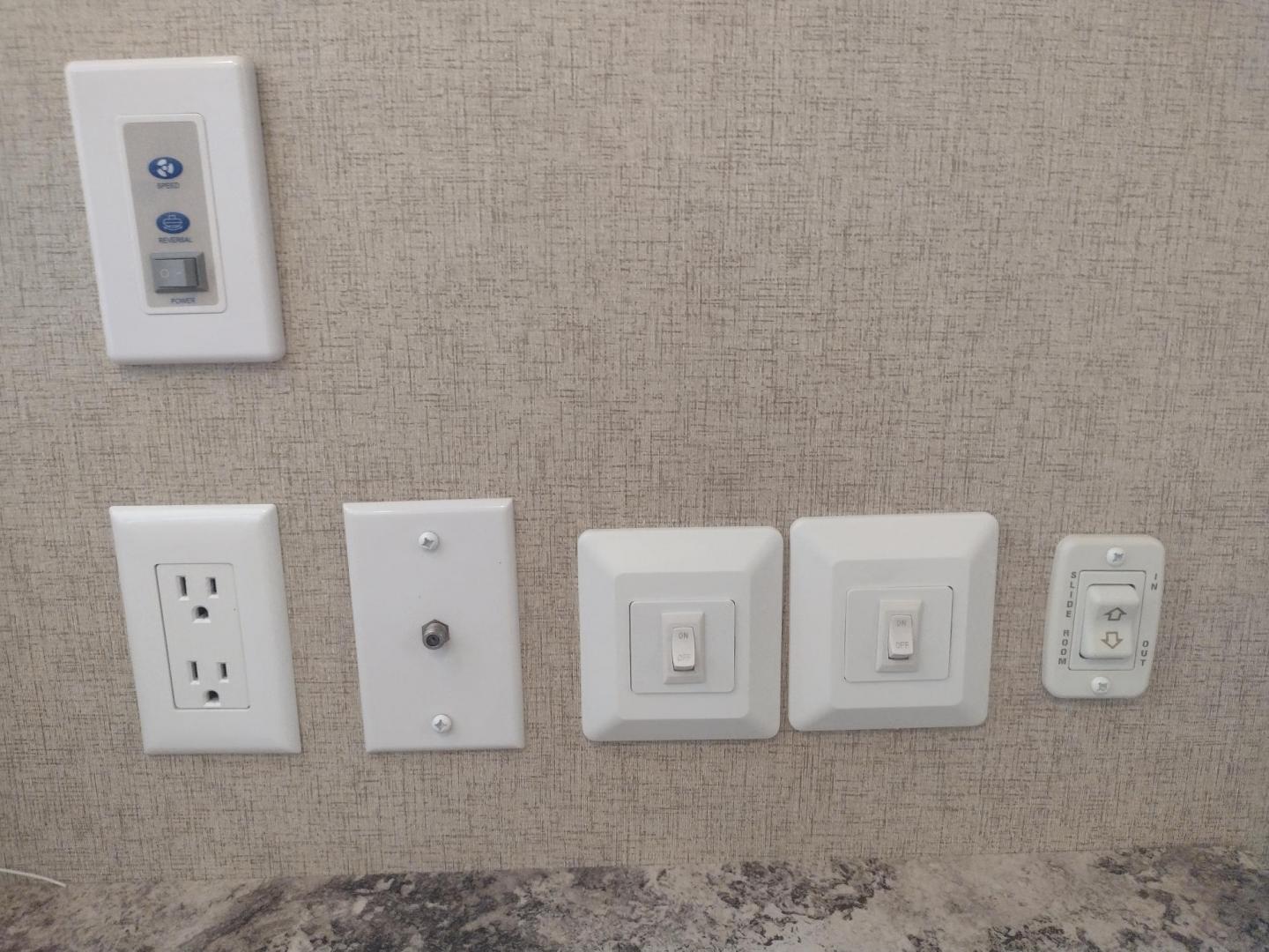 2014 Silver /Gray Forest River Catalina 39BHTS (5ZT2CA4B2ET) , located at 17760 Hwy 62, Morris, OK, 74445, 35.609104, -95.877060 - GET IT WHILE YOU CAN!!! 2014 FOREST RIVER CATALINA COACHMEN 39BHTS 41FT OVERALL WITH 21FT POWER AWNING.***REBUILT TITLE*** IN THE MASTER BEDROOM IS A QUEEN SIZE BED WITH STORAGE UNDER THE BED, OVERHEAD CABINETS, WARDROBE CABINETS, WARDROBE CLOSET, AND CEILING FAN. IN THE LIVING/KITCHEN AREA IS AN EN - Photo#54