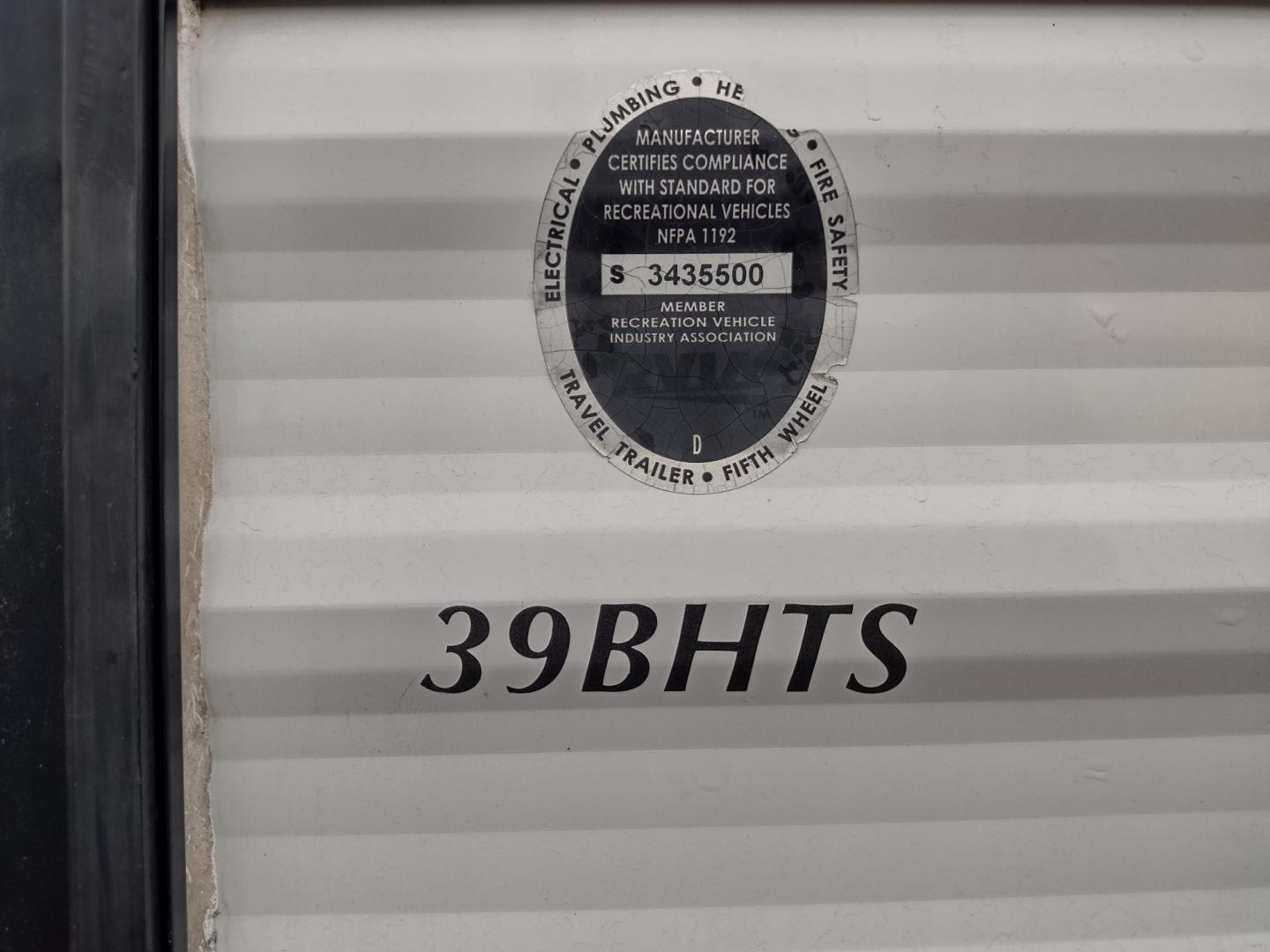 2014 Silver /Gray Forest River Catalina 39BHTS (5ZT2CA4B2ET) , located at 17760 Hwy 62, Morris, OK, 74445, 35.609104, -95.877060 - GET IT WHILE YOU CAN!!! 2014 FOREST RIVER CATALINA COACHMEN 39BHTS 41FT OVERALL WITH 21FT POWER AWNING.***REBUILT TITLE*** IN THE MASTER BEDROOM IS A QUEEN SIZE BED WITH STORAGE UNDER THE BED, OVERHEAD CABINETS, WARDROBE CABINETS, WARDROBE CLOSET, AND CEILING FAN. IN THE LIVING/KITCHEN AREA IS AN EN - Photo#58