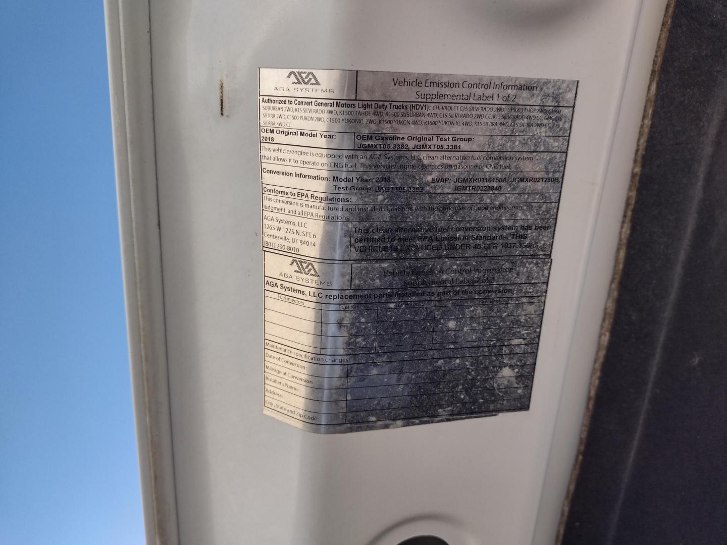 2019 White /Gray Chevrolet Silverado 1500 (2GCVKNECXK1) with an 5.3L V8 OHV 16V engine, 6A transmission, located at 17760 Hwy 62, Morris, OK, 74445, (918) 733-4887, 35.609104, -95.877060 - 2019 CHEVY SILVERADO 1500 4WD ***CLEAN TITLE*** BI-FUEL SYSTEM RUNS ON CNG OR GASOLINE WITH THE 5.3L V8 ENGINE. IT FEATURES MANUAL SEATS, LEATHER INTERIOR, POWER LOCKS, POWER WINDOWS, AM/FM RADIO, BACKUP CAMERA, CRUSIE CONTROL, TRACTION CONTROL, AND SAFETY LIGHT. ONLY 188,142 MILES WITH 265/70R17 TI - Photo#25