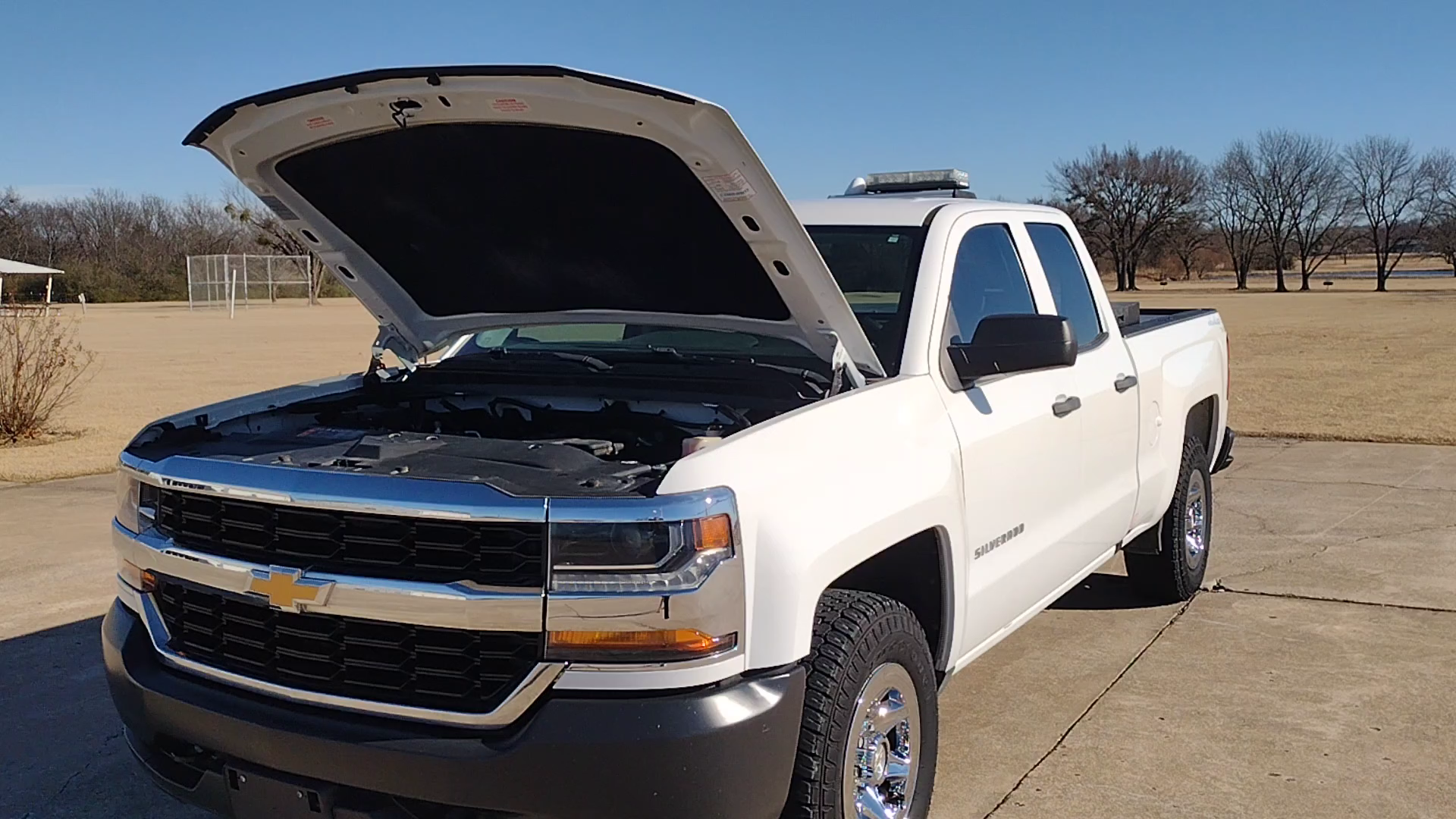 2019 White /Gray Chevrolet Silverado 1500 (2GCVKNECXK1) with an 5.3L V8 OHV 16V engine, 6A transmission, located at 17760 Hwy 62, Morris, OK, 74445, (918) 733-4887, 35.609104, -95.877060 - 2019 CHEVY SILVERADO 1500 4WD ***CLEAN TITLE*** BI-FUEL SYSTEM RUNS ON CNG OR GASOLINE WITH THE 5.3L V8 ENGINE. IT FEATURES MANUAL SEATS, LEATHER INTERIOR, POWER LOCKS, POWER WINDOWS, AM/FM RADIO, BACKUP CAMERA, CRUSIE CONTROL, TRACTION CONTROL, AND SAFETY LIGHT. ONLY 188,142 MILES WITH 265/70R17 TI- Photo#33