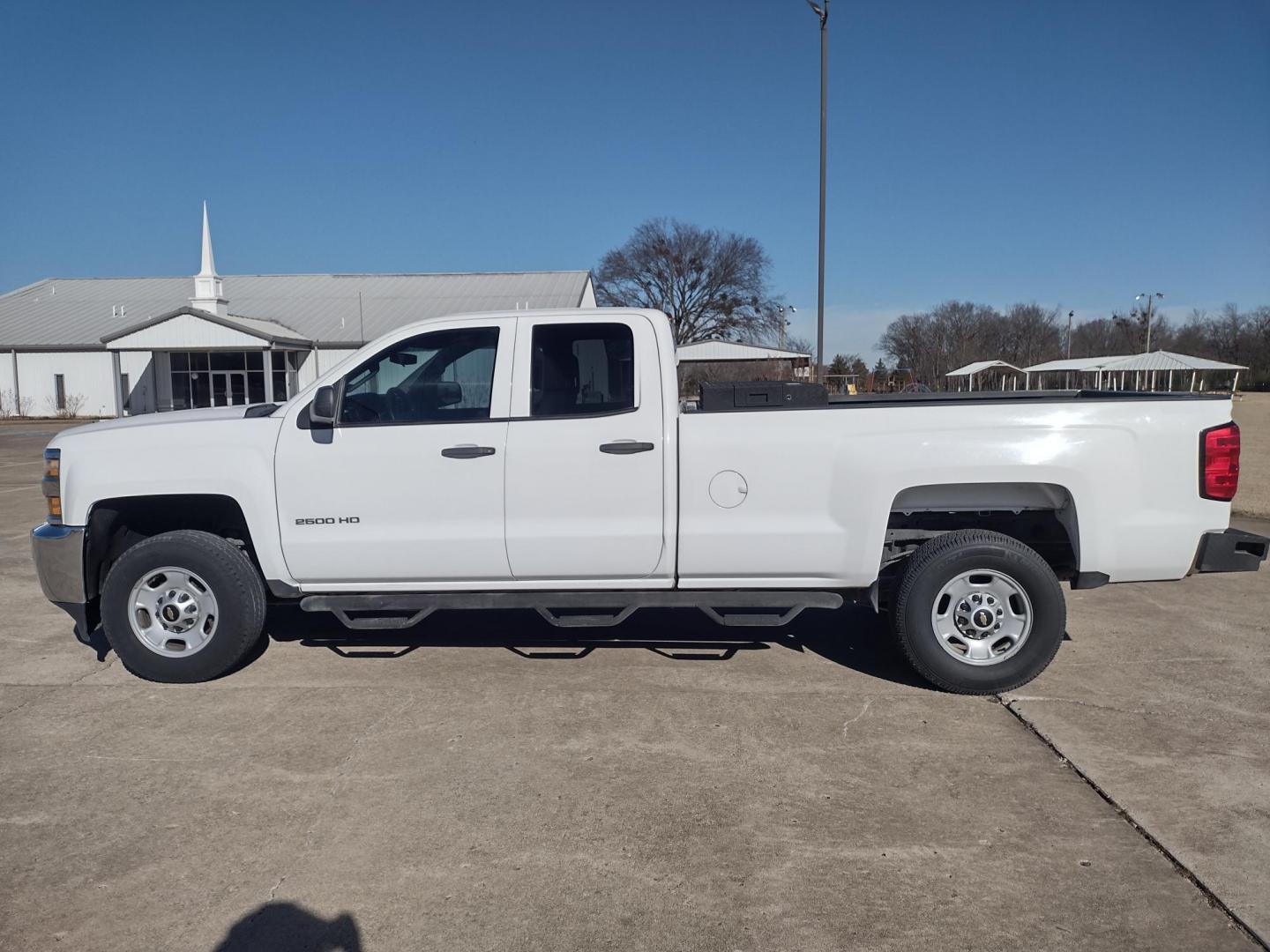 2015 White /Gray Chevrolet Silverado 2500HD (1GC2CUEB1FZ) with an 6.0L V8 OHV 16V CNG engine, 6A transmission, located at 17760 Hwy 62, Morris, OK, 74445, (918) 733-4887, 35.609104, -95.877060 - 2015 CHEVY SILVERADO 2500HD 2WD ***CLEAN TITLE*** BI-FUEL SYSTEM RUNS ON CNG OR GASOLINE WITH THE 6.0L V8 ENGINE. IT FEATURES MANUAL SEATS, LEATHER INTERIOR, POWER LOCKS, POWER WINDOWS, POWER MIRRORS, AM/FM RADIO, BACKUP CAMERA, CRUSIE CONTROL, TRACTION CONTROL, AND BED LINER. ONLY 123,441 MILES WI - Photo#8