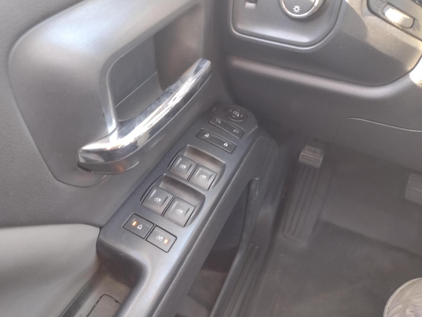 2015 White /Gray Chevrolet Silverado 2500HD (1GC2CUEB1FZ) with an 6.0L V8 OHV 16V CNG engine, 6A transmission, located at 17760 Hwy 62, Morris, OK, 74445, (918) 733-4887, 35.609104, -95.877060 - 2015 CHEVY SILVERADO 2500HD 2WD ***CLEAN TITLE*** BI-FUEL SYSTEM RUNS ON CNG OR GASOLINE WITH THE 6.0L V8 ENGINE. IT FEATURES MANUAL SEATS, LEATHER INTERIOR, POWER LOCKS, POWER WINDOWS, POWER MIRRORS, AM/FM RADIO, BACKUP CAMERA, CRUSIE CONTROL, TRACTION CONTROL, AND BED LINER. ONLY 123,441 MILES WI - Photo#14