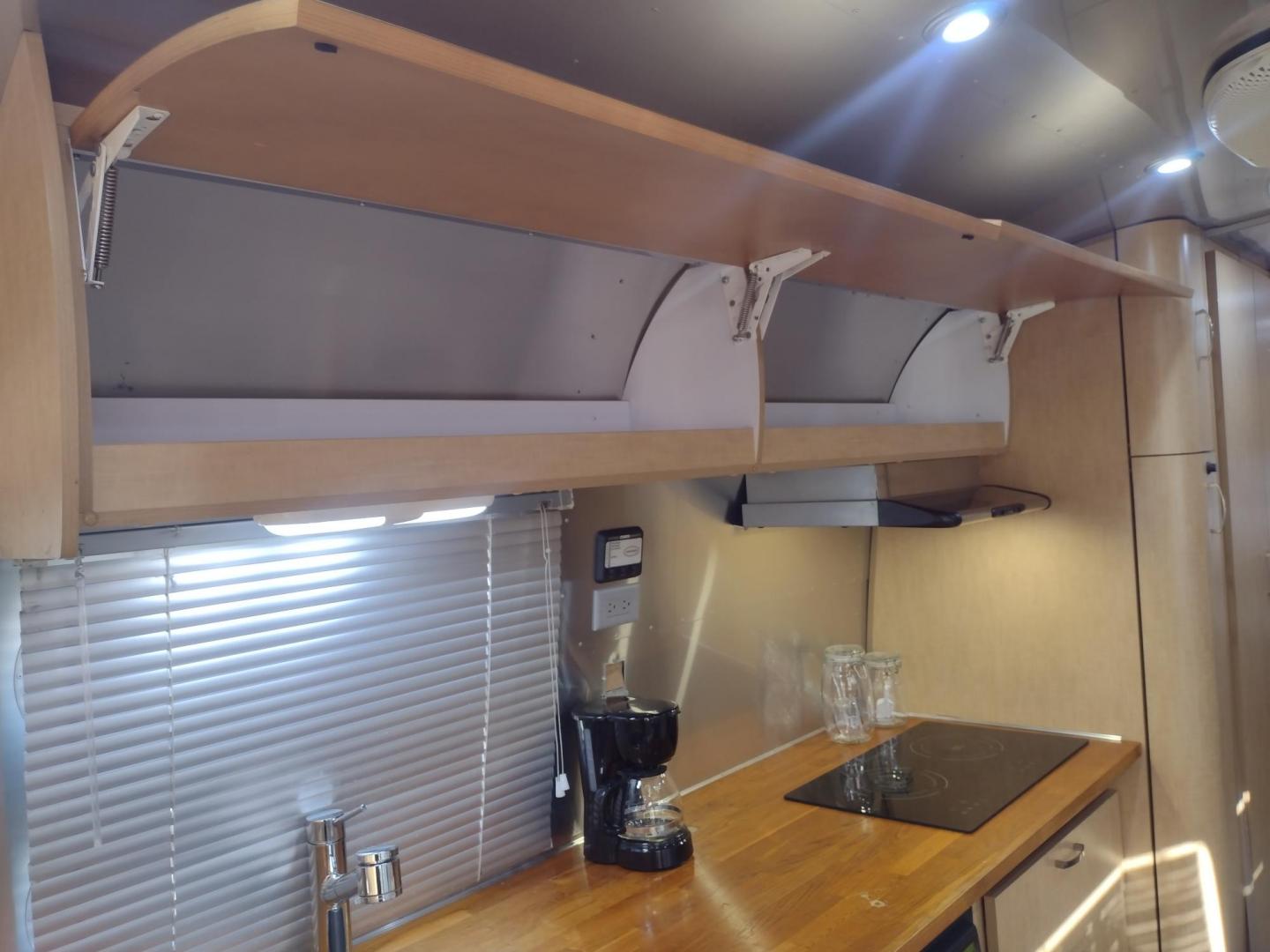 2014 Silver /TAN Airstream FLYING CLOUD 30 30 (1STJ9YP22EJ) , located at 17760 Hwy 62, Morris, OK, 74445, 35.609104, -95.877060 - HAVE YOU EVER WANTED TO BECOME PART OF THE AIRSTREAM FAMILY? WELL HERE IS YOUR CHANCE, CHECK OUT THIS 2014 AIRSTREAM FLYING CLOUD 30 31FT OVERALL WITH A 21FT MANUAL AWNING. ***REBUILT TITLE DUE TO HAIL DAMAGE*** IN THE LIVING AND KITCHEN AREA IS A LEATHER SOFA THAT FOLDS DOWN FOR ADDITIONAL SLEEPING - Photo#31