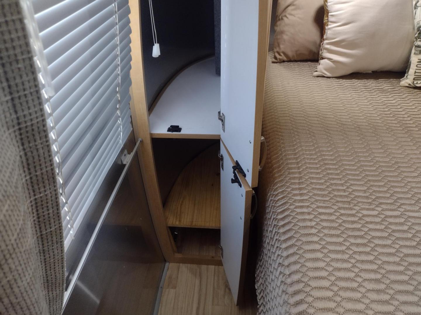 2014 Silver /TAN Airstream FLYING CLOUD 30 30 (1STJ9YP22EJ) , located at 17760 Hwy 62, Morris, OK, 74445, 35.609104, -95.877060 - HAVE YOU EVER WANTED TO BECOME PART OF THE AIRSTREAM FAMILY? WELL HERE IS YOUR CHANCE, CHECK OUT THIS 2014 AIRSTREAM FLYING CLOUD 30 31FT OVERALL WITH A 21FT MANUAL AWNING. ***REBUILT TITLE DUE TO HAIL DAMAGE*** IN THE LIVING AND KITCHEN AREA IS A LEATHER SOFA THAT FOLDS DOWN FOR ADDITIONAL SLEEPING - Photo#52