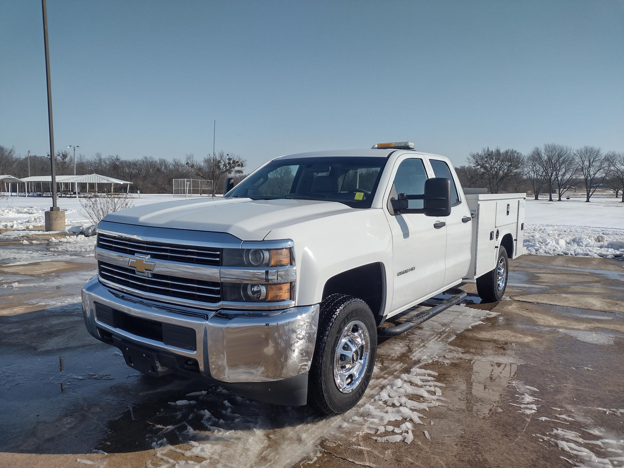 photo of 2015 CHEVY SILVERADO 2500HD 4WD BI-FUEL SYSTEM RUNS ON CNG (COMPRESSED NATURAL GAS) OR GASOLINE $1500 TAX CREDIT AVAILABLE 