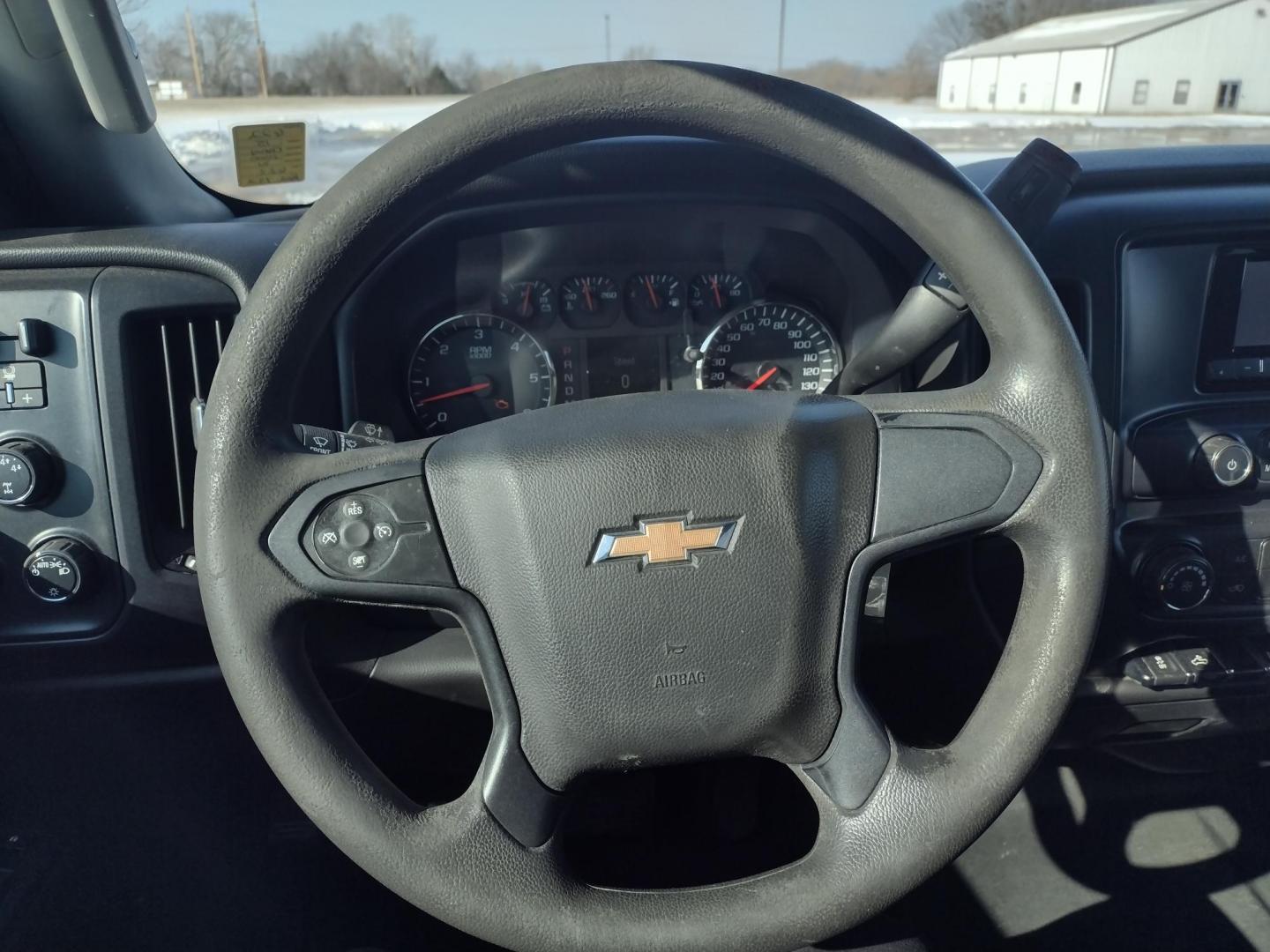 2015 White /Gray Chevrolet Silverado 2500HD (1GC2KUEG7FZ) with an 6.0L V8 OHV 16V FFV engine, 6-Speed Automatic transmission, located at 17760 Hwy 62, Morris, OK, 74445, (918) 733-4887, 35.609104, -95.877060 - 2015 CHEVY SILVERADO 2500 HD 4WD BI-FUEL SYSTEM THAT RUNS ON CNG OR GASOLINE WITH 6.0L V8 ENIGINE. ***CLEAN TITLE*** IT FEATURES POWER LOCKS, POWER WINDOWS, MANUAL SEATS, CLOTH INTERIOR, CRUSIE CONTROL, TRACTION CONTROL, TRAILER BRAKES, BACKUP CAMERA, AM/FM RADIO, NO BACK SEAT HAS OPEN TOOL BOX, - Photo#12