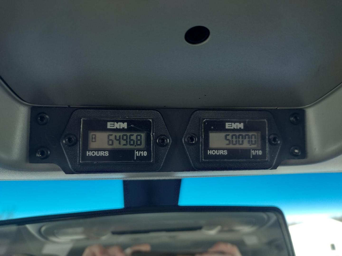 2015 White /Gray Chevrolet Silverado 2500HD (1GC2KUEG7FZ) with an 6.0L V8 OHV 16V FFV engine, 6-Speed Automatic transmission, located at 17760 Hwy 62, Morris, OK, 74445, (918) 733-4887, 35.609104, -95.877060 - 2015 CHEVY SILVERADO 2500 HD 4WD BI-FUEL SYSTEM THAT RUNS ON CNG OR GASOLINE WITH 6.0L V8 ENIGINE. ***CLEAN TITLE*** IT FEATURES POWER LOCKS, POWER WINDOWS, MANUAL SEATS, CLOTH INTERIOR, CRUSIE CONTROL, TRACTION CONTROL, TRAILER BRAKES, BACKUP CAMERA, AM/FM RADIO, NO BACK SEAT HAS OPEN TOOL BOX, - Photo#15