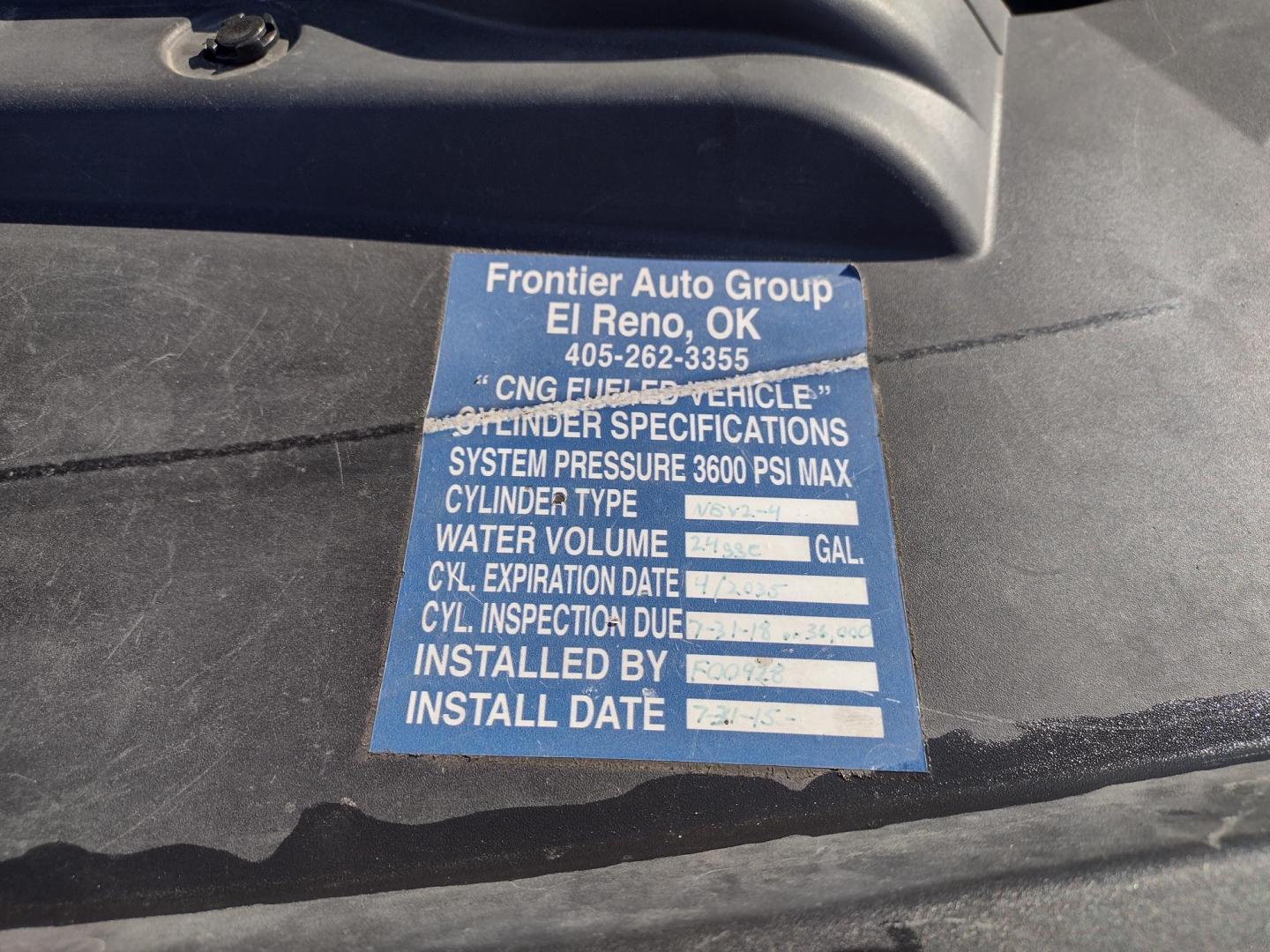 2015 White /Gray Chevrolet Silverado 2500HD (1GC2KUEG7FZ) with an 6.0L V8 OHV 16V FFV engine, 6-Speed Automatic transmission, located at 17760 Hwy 62, Morris, OK, 74445, (918) 733-4887, 35.609104, -95.877060 - 2015 CHEVY SILVERADO 2500 HD 4WD BI-FUEL SYSTEM THAT RUNS ON CNG OR GASOLINE WITH 6.0L V8 ENIGINE. ***CLEAN TITLE*** IT FEATURES POWER LOCKS, POWER WINDOWS, MANUAL SEATS, CLOTH INTERIOR, CRUSIE CONTROL, TRACTION CONTROL, TRAILER BRAKES, BACKUP CAMERA, AM/FM RADIO, NO BACK SEAT HAS OPEN TOOL BOX, - Photo#30