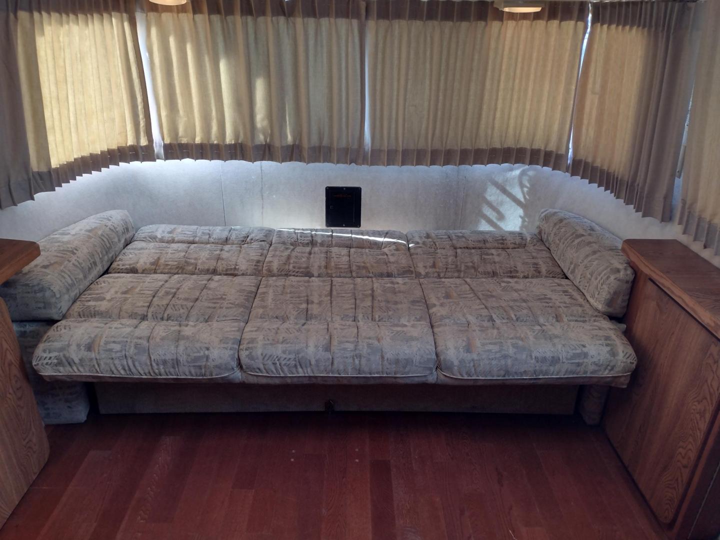 1995 Silver Airstream CLASSIC EXCELLA 25A EXCELLA 25A (1STGEAJ27SJ) , located at 17760 Hwy 62, Morris, OK, 74445, 35.609104, -95.877060 - HAVE YOU EVER WANTED TO BECOME PART OF THE AIRSTREAM FAMILY? WELL HERE IS YOUR CHANCE, CHECK OUT THIS 1995 AIRSTREAM CLASSIC EXCELLA 25A 25.5FT OVERALL WITH 16FT MANUAL AWNING. IN THE LIVING AND KITCHEN AREA IS A SOFA THAT FOLDS DOWN FOR ADDITIONAL SLEEPING, STORAGE UNDER THE SOFA, OVERHEAD CABINETS - Photo#14