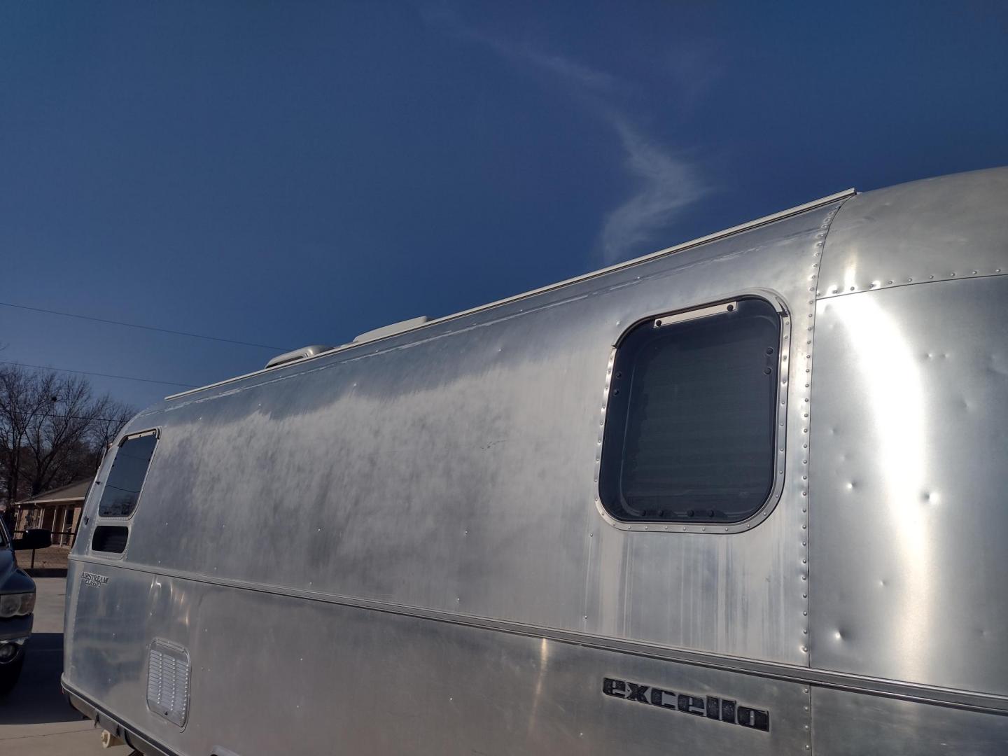 1995 Silver Airstream CLASSIC EXCELLA 25A EXCELLA 25A (1STGEAJ27SJ) , located at 17760 Hwy 62, Morris, OK, 74445, 35.609104, -95.877060 - HAVE YOU EVER WANTED TO BECOME PART OF THE AIRSTREAM FAMILY? WELL HERE IS YOUR CHANCE, CHECK OUT THIS 1995 AIRSTREAM CLASSIC EXCELLA 25A 25.5FT OVERALL WITH 16FT MANUAL AWNING. IN THE LIVING AND KITCHEN AREA IS A SOFA THAT FOLDS DOWN FOR ADDITIONAL SLEEPING, STORAGE UNDER THE SOFA, OVERHEAD CABINETS - Photo#51