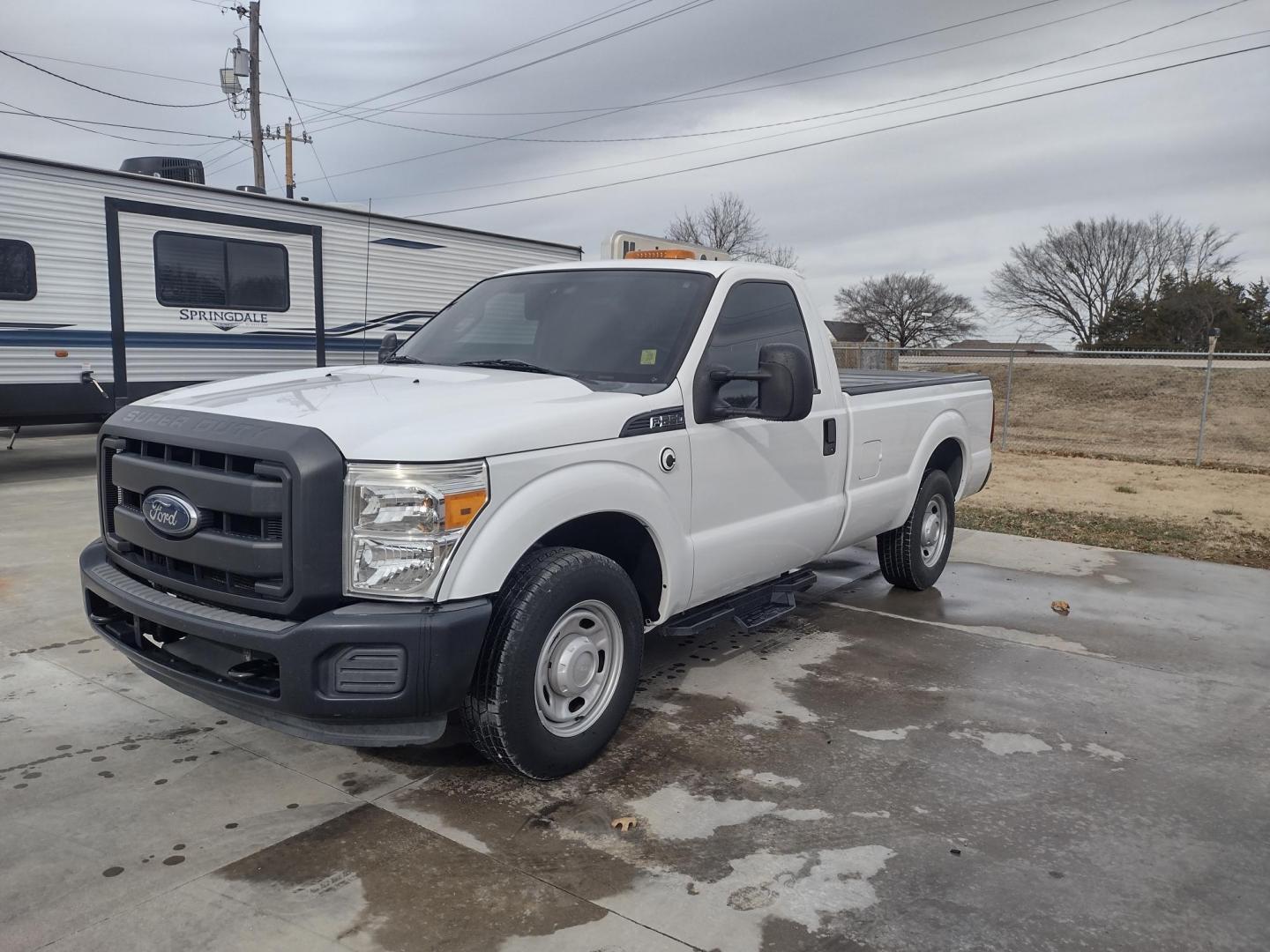 2013 White /Gray Ford F-250 SD 2WD (1FTBF2A60DE) with an 6.2L V8 OHV 16V engine, 6-Speed Automatic transmission, located at 17760 Hwy 62, Morris, OK, 74445, (918) 733-4887, 35.609104, -95.877060 - 2013 F250 2WD SUPER DUTY HAS THE 6.2L V8 ENGINE. THIS IS A DEDICATED CNG ONLY RUNS ON COMPRESSED NATURAL GAS. ***CLEAN TITLE*** THIS FEATURES LEATHER SEATS, MANUAL SEATS, MANUAL WINDOWS, MANUAL LOCKS, MANUAL MIRRORS, BACKUP CAMERA, AM FM RADIO, METAL CONSOLE, CRUISE CONTROL, TRACTION CONTROL, TRAILE - Photo#0