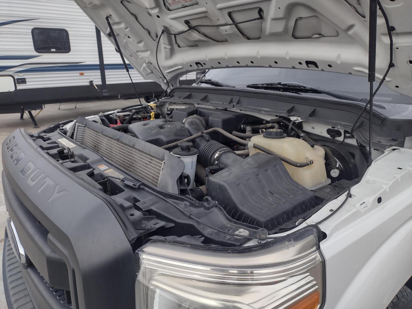 2013 White /Gray Ford F-250 SD 2WD (1FTBF2A60DE) with an 6.2L V8 OHV 16V engine, 6-Speed Automatic transmission, located at 17760 Hwy 62, Morris, OK, 74445, (918) 733-4887, 35.609104, -95.877060 - 2013 F250 2WD SUPER DUTY HAS THE 6.2L V8 ENGINE. THIS IS A DEDICATED CNG ONLY RUNS ON COMPRESSED NATURAL GAS. ***CLEAN TITLE*** THIS FEATURES LEATHER SEATS, MANUAL SEATS, MANUAL WINDOWS, MANUAL LOCKS, MANUAL MIRRORS, BACKUP CAMERA, AM FM RADIO, METAL CONSOLE, CRUISE CONTROL, TRACTION CONTROL, TRAILE - Photo#13