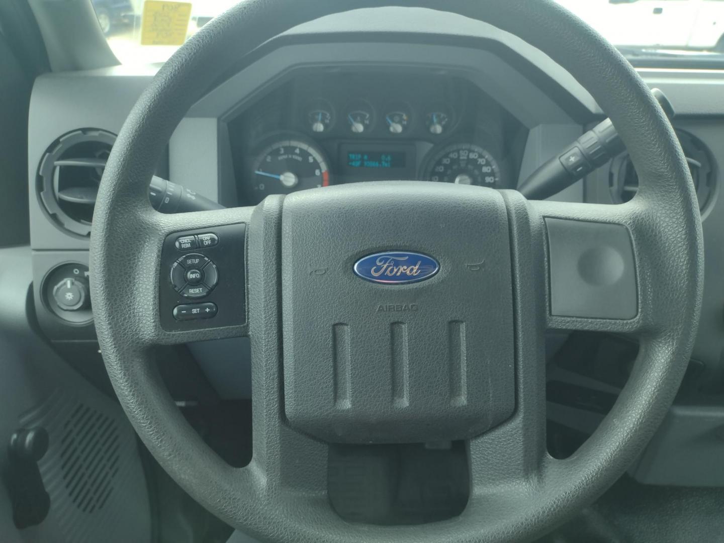 2013 White /Gray Ford F-250 SD 2WD (1FTBF2A60DE) with an 6.2L V8 OHV 16V engine, 6-Speed Automatic transmission, located at 17760 Hwy 62, Morris, OK, 74445, (918) 733-4887, 35.609104, -95.877060 - 2013 F250 2WD SUPER DUTY HAS THE 6.2L V8 ENGINE. THIS IS A DEDICATED CNG ONLY RUNS ON COMPRESSED NATURAL GAS. ***CLEAN TITLE*** THIS FEATURES LEATHER SEATS, MANUAL SEATS, MANUAL WINDOWS, MANUAL LOCKS, MANUAL MIRRORS, BACKUP CAMERA, AM FM RADIO, METAL CONSOLE, CRUISE CONTROL, TRACTION CONTROL, TRAILE - Photo#18