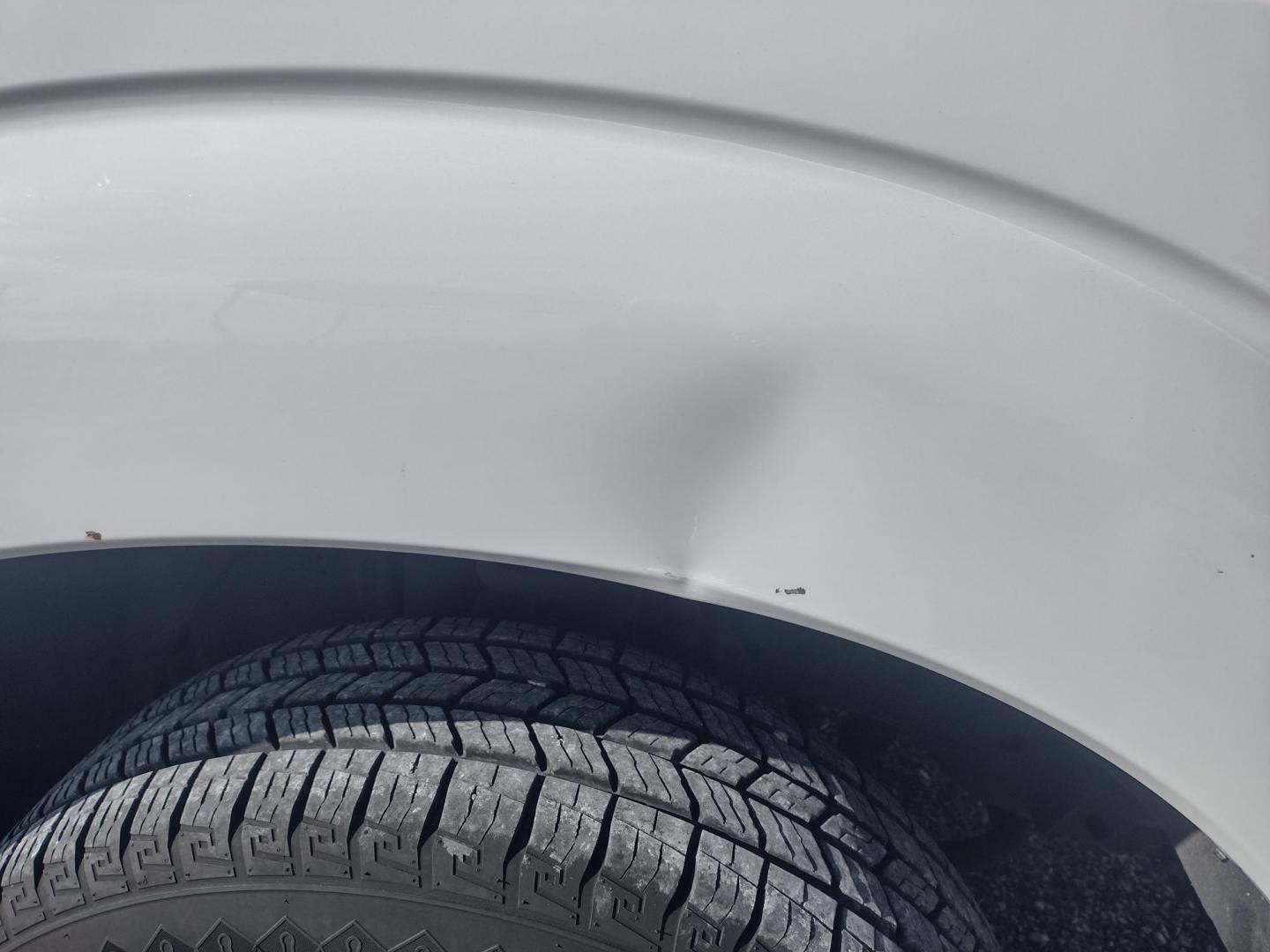 2013 White /Gray Ford F-250 SD 2WD (1FTBF2A60DE) with an 6.2L V8 OHV 16V engine, 6-Speed Automatic transmission, located at 17760 Hwy 62, Morris, OK, 74445, (918) 733-4887, 35.609104, -95.877060 - 2013 F250 2WD SUPER DUTY HAS THE 6.2L V8 ENGINE. THIS IS A DEDICATED CNG ONLY RUNS ON COMPRESSED NATURAL GAS. ***CLEAN TITLE*** THIS FEATURES LEATHER SEATS, MANUAL SEATS, MANUAL WINDOWS, MANUAL LOCKS, MANUAL MIRRORS, BACKUP CAMERA, AM FM RADIO, METAL CONSOLE, CRUISE CONTROL, TRACTION CONTROL, TRAILE - Photo#29