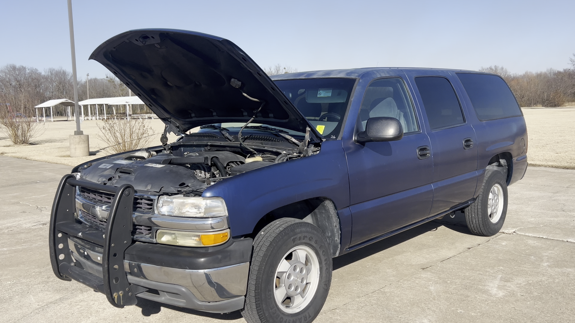 2001 BLUE /GRAY Chevrolet Suburban 1500 2WD (1GNEC16T11J) with an 5.3L V8 16V OHV engine, 4-Speed Automatic Overdrive transmission, located at 17760 Hwy 62, Morris, OK, 74445, (918) 733-4887, 35.609104, -95.877060 - 2001 CHEVY SUBURBAN 1500 2WD WITH THE 5.3L V8 ENGINE. IT FEATURES CLOTH INTERIOR, MANUAL SEATS, POWER LOCKS, POWER WINDOWS, POWER MIRRORS, AM/FM RADIO, CD PLAYER, 2ND ROW SEATING, REAR CLIMATE CONTROL, CRUISE CONTROL, AND TRAILER HITCH. FIRESTONE LT245/75R16 AND HAS 84,122 MILES. HAS CLEAN TITLE. WE- Photo#24