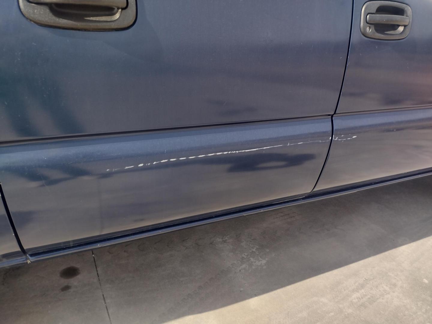 2001 BLUE /GRAY Chevrolet Suburban 1500 2WD (1GNEC16T11J) with an 5.3L V8 16V OHV engine, 4-Speed Automatic Overdrive transmission, located at 17760 Hwy 62, Morris, OK, 74445, (918) 733-4887, 35.609104, -95.877060 - 2001 CHEVY SUBURBAN 1500 2WD WITH THE 5.3L V8 ENGINE. IT FEATURES CLOTH INTERIOR, MANUAL SEATS, POWER LOCKS, POWER WINDOWS, POWER MIRRORS, AM/FM RADIO, CD PLAYER, 2ND ROW SEATING, REAR CLIMATE CONTROL, CRUISE CONTROL, AND TRAILER HITCH. FIRESTONE LT245/75R16 AND HAS 82,891 MILES. HAS CLEAN TITLE. WE - Photo#21