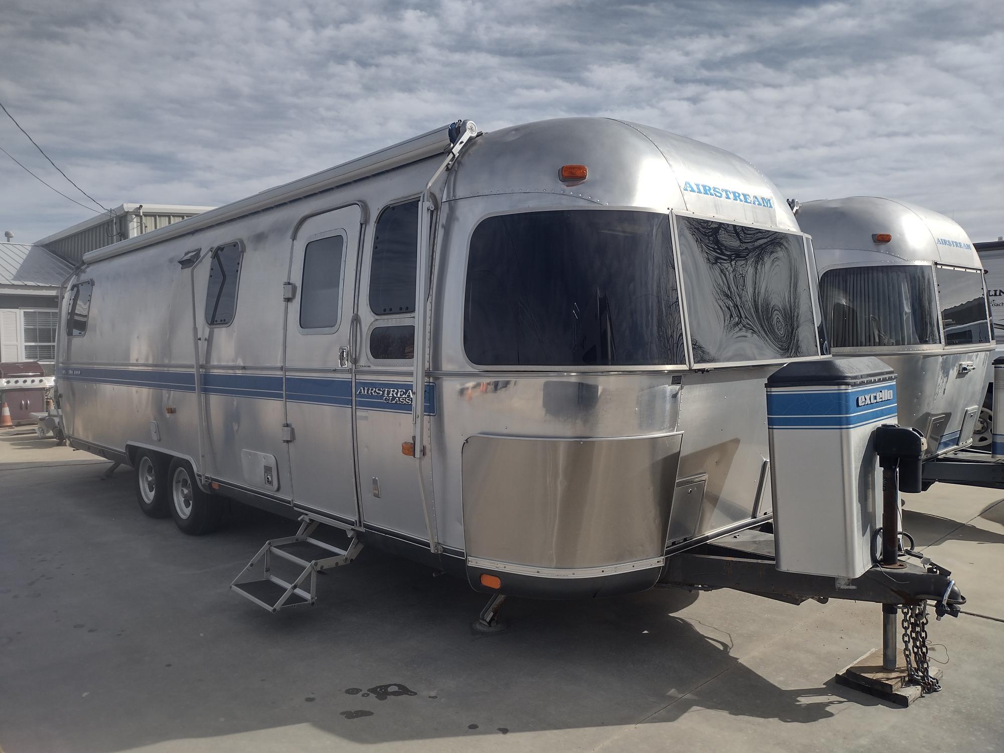 photo of 1994 AIRSTREAM  CLASSIC EXCELLA 1000 30FT OVERALL 