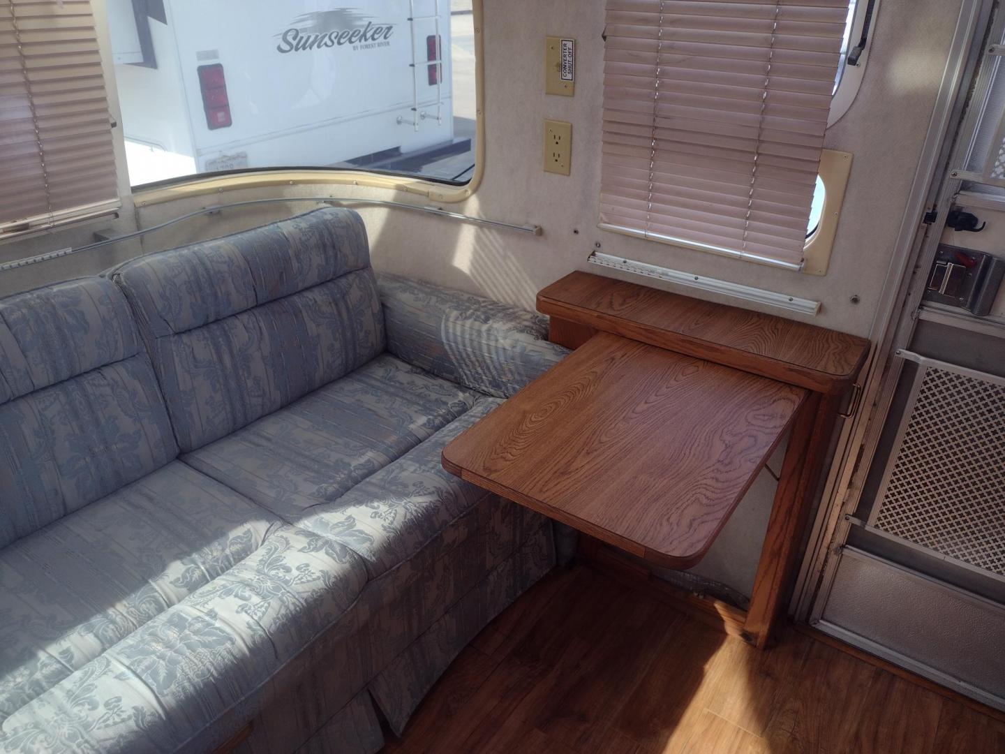 1994 Silver Airstream EXCELLA 1000 EXCELLA 1000 (1STJEAP26RJ) , located at 17760 Hwy 62, Morris, OK, 74445, 35.609104, -95.877060 - HAVE YOU EVER WANTED TO BECOME PART OF THE AIRSTREAM FAMILY? WELL HERE IS YOUR CHANCE, CHECK OUT THIS 1994 AIRSTREAM CLASSIC EXCELLA 1000 30FT OVERALL WITH A 21FT MANUAL AWNING.****CLEAN TITLE**** IN THE LIVING AND KITCHEN AREA IS A COUCH THAT FOLD DOWN FOR ADDITIONAL SLEEPING, HAS PULL OUT STORAGE - Photo#15