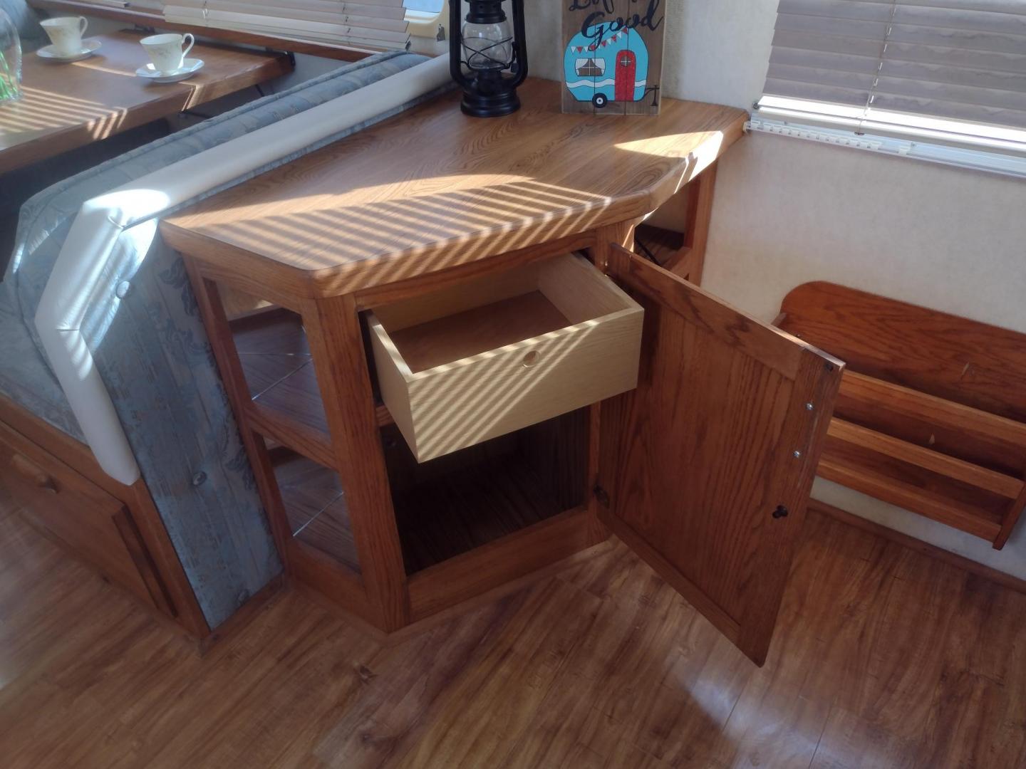 1994 Silver Airstream EXCELLA 1000 EXCELLA 1000 (1STJEAP26RJ) , located at 17760 Hwy 62, Morris, OK, 74445, 35.609104, -95.877060 - HAVE YOU EVER WANTED TO BECOME PART OF THE AIRSTREAM FAMILY? WELL HERE IS YOUR CHANCE, CHECK OUT THIS 1994 AIRSTREAM CLASSIC EXCELLA 1000 30FT OVERALL WITH A 21FT MANUAL AWNING.****CLEAN TITLE**** IN THE LIVING AND KITCHEN AREA IS A COUCH THAT FOLD DOWN FOR ADDITIONAL SLEEPING, HAS PULL OUT STORAGE - Photo#18