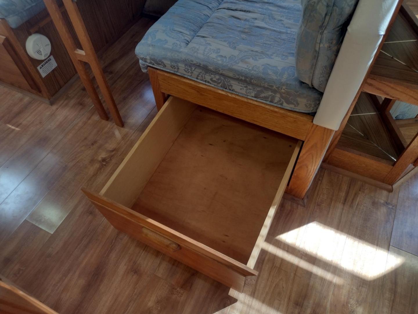 1994 Silver Airstream EXCELLA 1000 EXCELLA 1000 (1STJEAP26RJ) , located at 17760 Hwy 62, Morris, OK, 74445, 35.609104, -95.877060 - HAVE YOU EVER WANTED TO BECOME PART OF THE AIRSTREAM FAMILY? WELL HERE IS YOUR CHANCE, CHECK OUT THIS 1994 AIRSTREAM CLASSIC EXCELLA 1000 30FT OVERALL WITH A 21FT MANUAL AWNING.****CLEAN TITLE**** IN THE LIVING AND KITCHEN AREA IS A COUCH THAT FOLD DOWN FOR ADDITIONAL SLEEPING, HAS PULL OUT STORAGE - Photo#21