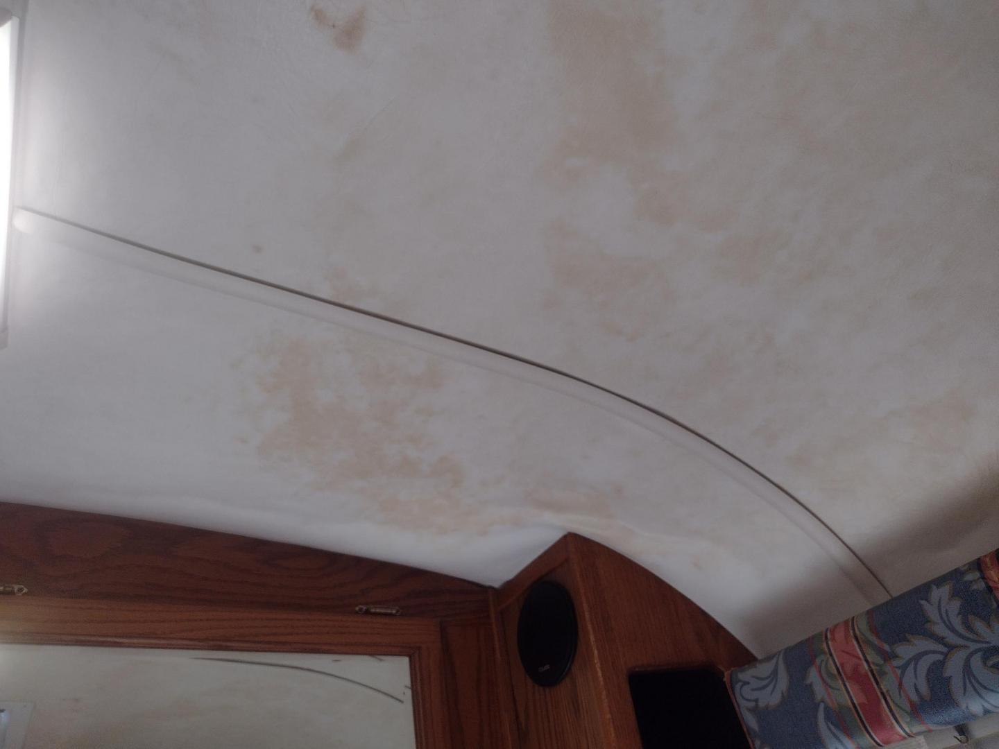 1994 Silver Airstream EXCELLA 1000 EXCELLA 1000 (1STJEAP26RJ) , located at 17760 Hwy 62, Morris, OK, 74445, 35.609104, -95.877060 - HAVE YOU EVER WANTED TO BECOME PART OF THE AIRSTREAM FAMILY? WELL HERE IS YOUR CHANCE, CHECK OUT THIS 1994 AIRSTREAM CLASSIC EXCELLA 1000 30FT OVERALL WITH A 21FT MANUAL AWNING.****CLEAN TITLE**** IN THE LIVING AND KITCHEN AREA IS A COUCH THAT FOLD DOWN FOR ADDITIONAL SLEEPING, HAS PULL OUT STORAGE - Photo#45