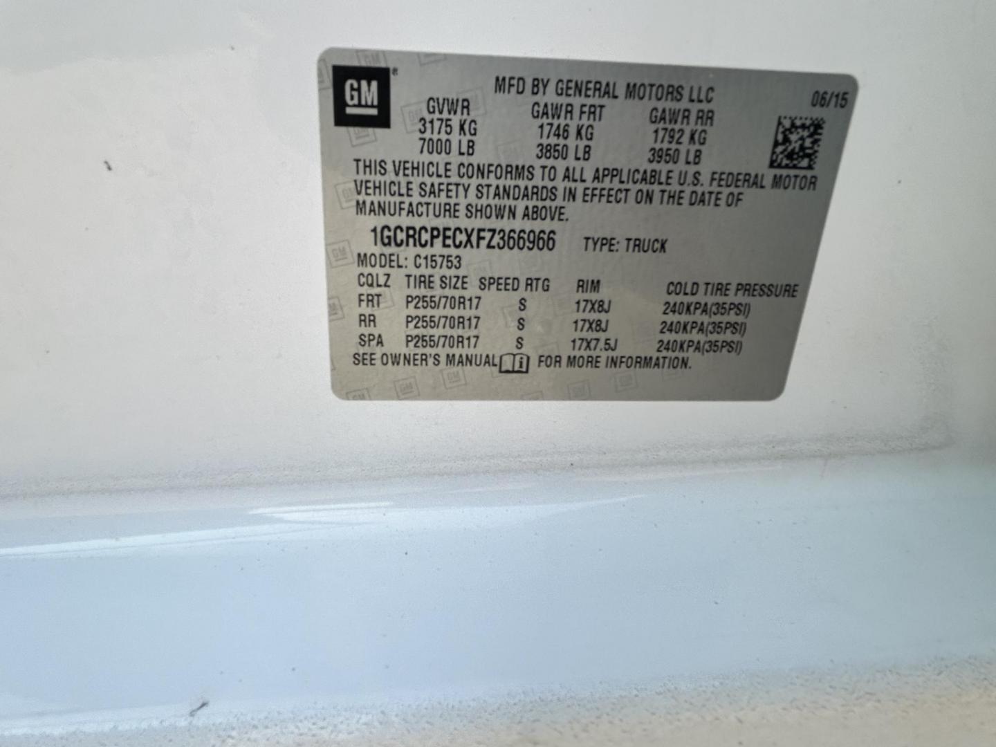 2015 White /Gray Chevrolet Silverado 1500 (1GCRCPECXFZ) with an 5.3L V8 OHV 16V engine, 6-Speed Automatic transmission, located at 17760 Hwy 62, Morris, OK, 74445, (918) 733-4887, 35.609104, -95.877060 - 2015 CHEVY SILVERADO 1500 2WD BI-FUEL SYSTEM RUNS ON CNG OR GASOLINE WITH THE 5.3L V8 ENGINE. IT FEATURES MANUAL SEATS, CLOTH INTERIOR, POWER LOCKS, POWER WINDOWS, AM/FM RADIO, BACKUP CAMERA, CRUSIE CONTROL, TRACTION CONTROL, SAFETY LIGHT, AND WEATHER GUARD TOOL BOXES. ONLY 157,343 MILES WITH FIREST - Photo#28