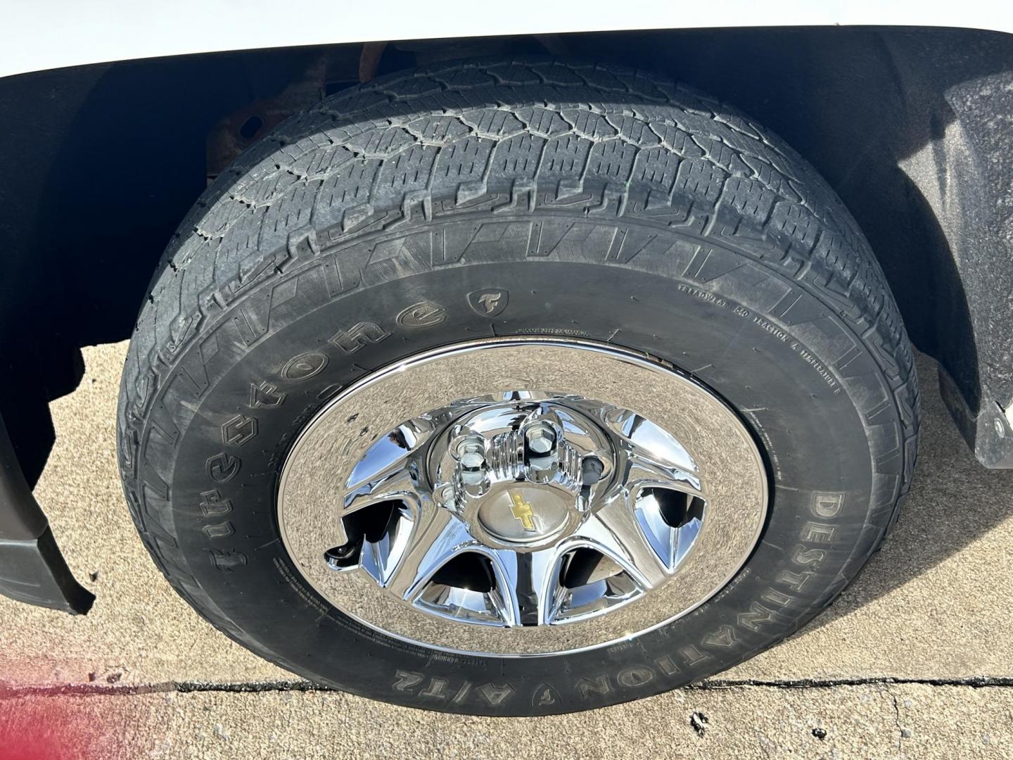 2015 White /Gray Chevrolet Silverado 1500 (1GCRCPECXFZ) with an 5.3L V8 OHV 16V engine, 6-Speed Automatic transmission, located at 17760 Hwy 62, Morris, OK, 74445, (918) 733-4887, 35.609104, -95.877060 - 2015 CHEVY SILVERADO 1500 2WD BI-FUEL SYSTEM RUNS ON CNG OR GASOLINE WITH THE 5.3L V8 ENGINE. IT FEATURES MANUAL SEATS, CLOTH INTERIOR, POWER LOCKS, POWER WINDOWS, AM/FM RADIO, BACKUP CAMERA, CRUSIE CONTROL, TRACTION CONTROL, SAFETY LIGHT, AND WEATHER GUARD TOOL BOXES. ONLY 157,343 MILES WITH FIREST - Photo#29