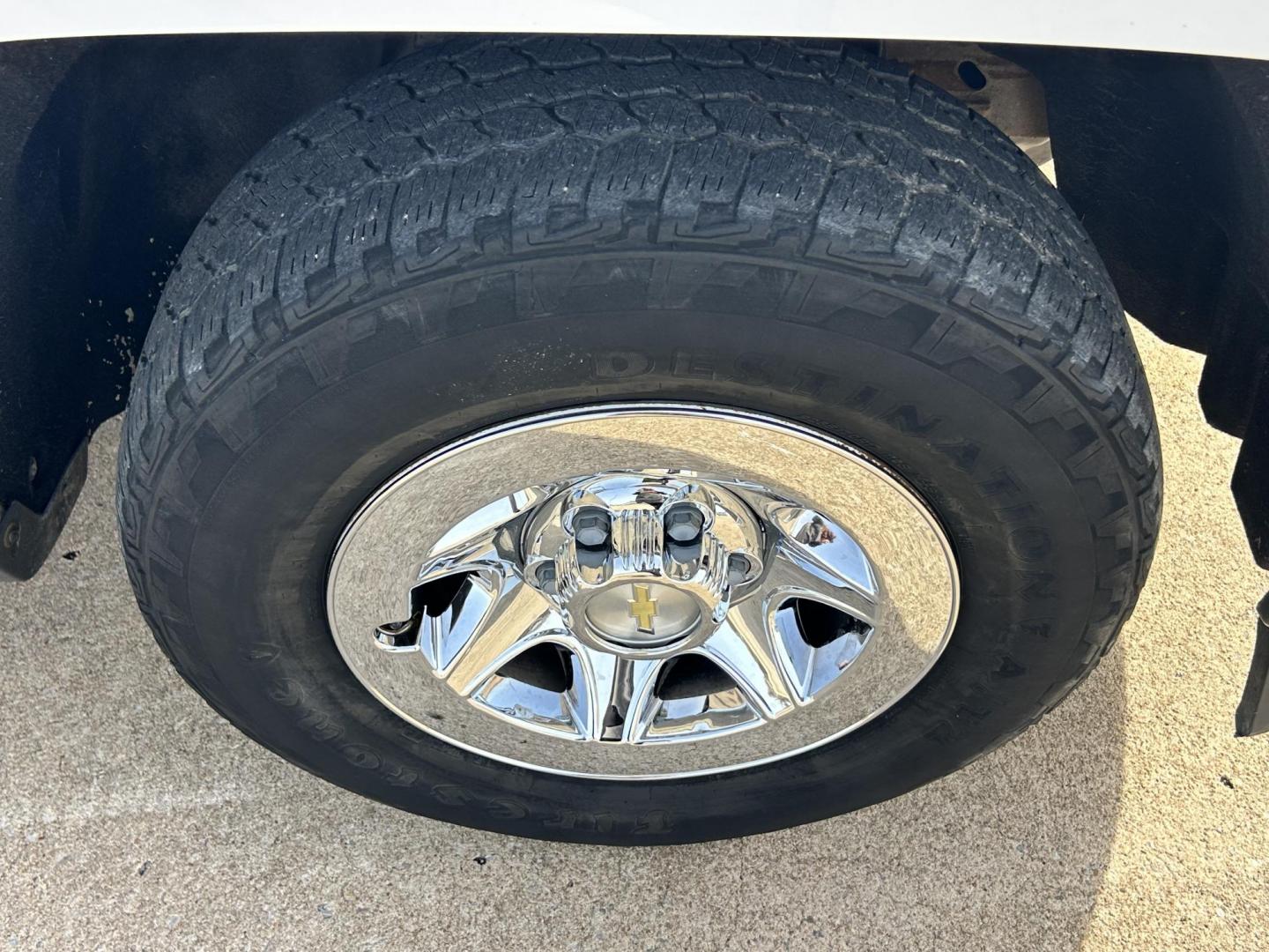 2015 White /Gray Chevrolet Silverado 1500 (1GCRCPECXFZ) with an 5.3L V8 OHV 16V engine, 6-Speed Automatic transmission, located at 17760 Hwy 62, Morris, OK, 74445, (918) 733-4887, 35.609104, -95.877060 - 2015 CHEVY SILVERADO 1500 2WD BI-FUEL SYSTEM RUNS ON CNG OR GASOLINE WITH THE 5.3L V8 ENGINE. IT FEATURES MANUAL SEATS, CLOTH INTERIOR, POWER LOCKS, POWER WINDOWS, AM/FM RADIO, BACKUP CAMERA, CRUSIE CONTROL, TRACTION CONTROL, SAFETY LIGHT, AND WEATHER GUARD TOOL BOXES. ONLY 157,343 MILES WITH FIREST - Photo#30