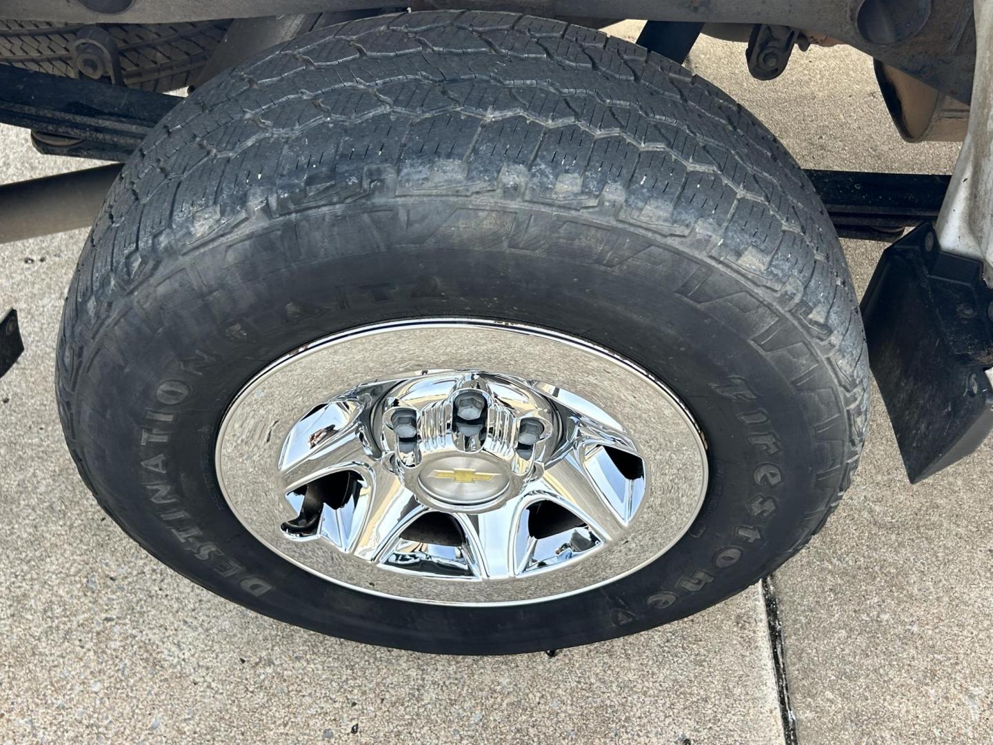 2015 White /Gray Chevrolet Silverado 1500 (1GCRCPECXFZ) with an 5.3L V8 OHV 16V engine, 6-Speed Automatic transmission, located at 17760 Hwy 62, Morris, OK, 74445, (918) 733-4887, 35.609104, -95.877060 - 2015 CHEVY SILVERADO 1500 2WD BI-FUEL SYSTEM RUNS ON CNG OR GASOLINE WITH THE 5.3L V8 ENGINE. IT FEATURES MANUAL SEATS, CLOTH INTERIOR, POWER LOCKS, POWER WINDOWS, AM/FM RADIO, BACKUP CAMERA, CRUSIE CONTROL, TRACTION CONTROL, SAFETY LIGHT, AND WEATHER GUARD TOOL BOXES. ONLY 157,343 MILES WITH FIREST - Photo#31
