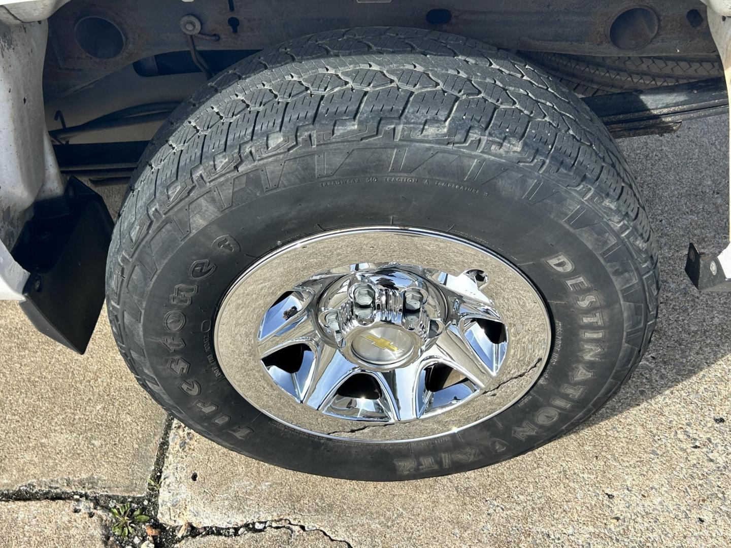 2015 White /Gray Chevrolet Silverado 1500 (1GCRCPECXFZ) with an 5.3L V8 OHV 16V engine, 6-Speed Automatic transmission, located at 17760 Hwy 62, Morris, OK, 74445, (918) 733-4887, 35.609104, -95.877060 - 2015 CHEVY SILVERADO 1500 2WD BI-FUEL SYSTEM RUNS ON CNG OR GASOLINE WITH THE 5.3L V8 ENGINE. IT FEATURES MANUAL SEATS, CLOTH INTERIOR, POWER LOCKS, POWER WINDOWS, AM/FM RADIO, BACKUP CAMERA, CRUSIE CONTROL, TRACTION CONTROL, SAFETY LIGHT, AND WEATHER GUARD TOOL BOXES. ONLY 157,343 MILES WITH FIREST - Photo#32