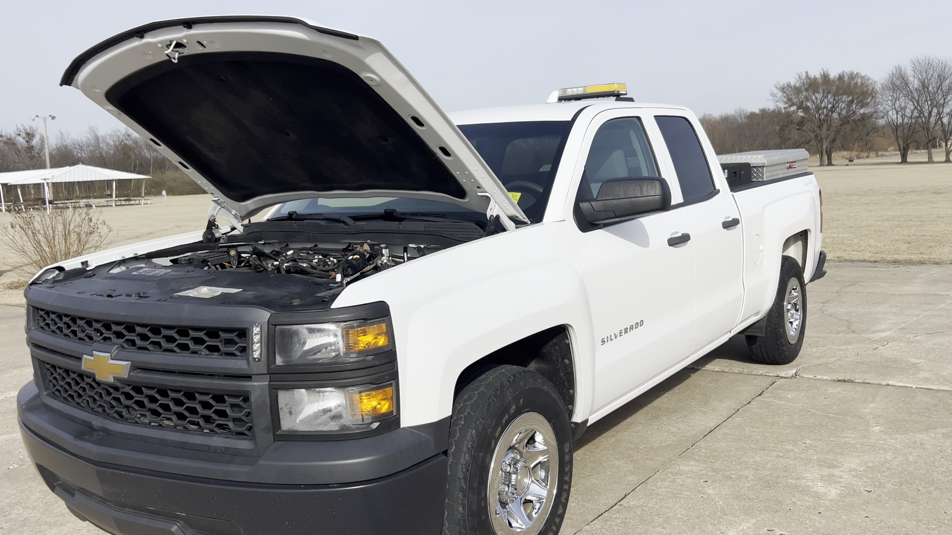 2015 White /Gray Chevrolet Silverado 1500 (1GCRCPECXFZ) with an 5.3L V8 OHV 16V engine, 6-Speed Automatic transmission, located at 17760 Hwy 62, Morris, OK, 74445, (918) 733-4887, 35.609104, -95.877060 - 2015 CHEVY SILVERADO 1500 2WD BI-FUEL SYSTEM RUNS ON CNG OR GASOLINE WITH THE 5.3L V8 ENGINE. IT FEATURES MANUAL SEATS, CLOTH INTERIOR, POWER LOCKS, POWER WINDOWS, AM/FM RADIO, BACKUP CAMERA, CRUSIE CONTROL, TRACTION CONTROL, SAFETY LIGHT, AND WEATHER GUARD TOOL BOXES. ONLY 157,343 MILES WITH FIREST- Photo#33
