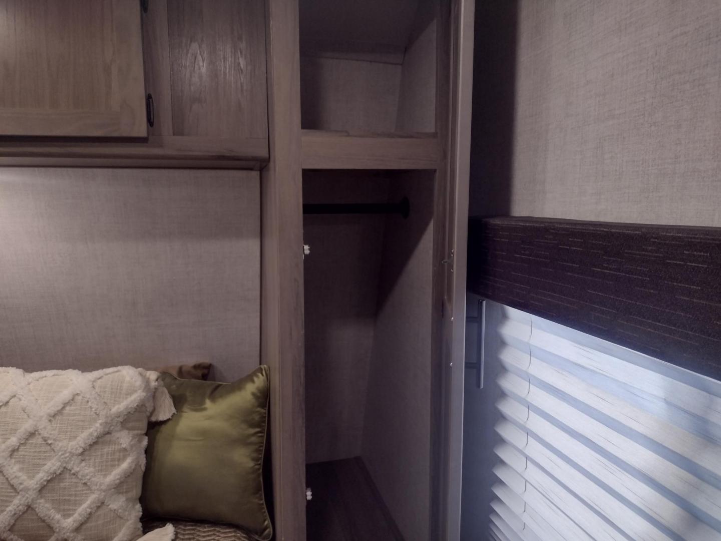 2021 Silver /Gray Gulf Stream Coach, Inc CONQUEST 275FBG 275FBG (1NL1G3020M1) , located at 17760 Hwy 62, Morris, OK, 74445, 35.609104, -95.877060 - CAMPING SEASON IS JUST AROUND THE CORNER COME CHECK OUT THIS 2021 GULF STREAM CONQUEST 275FBG 30FT OVERALL!!! ***APPEARS TO BE IN UNUSED CONDITION*** ***CLEAN TITLE*** IN THE FRONT IS A QUEEN SIZE BED WITH STORAGE UNDER BED, OVERHEAD CABINETS, AND 2 WARDROBE CLOSETS. IN THE LIVING AND KITCHEN AREA - Photo#11