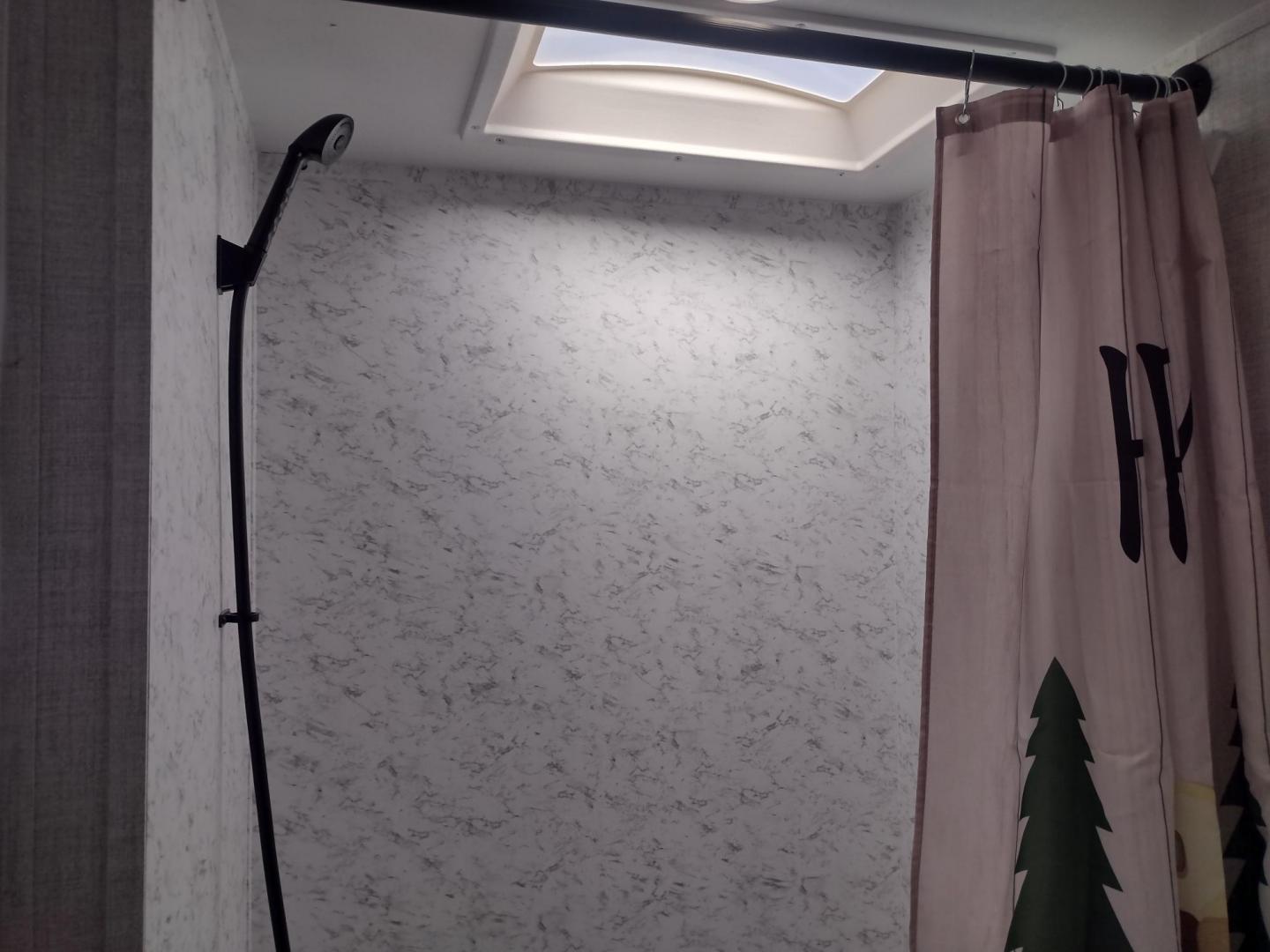 2021 Silver /Gray Gulf Stream Coach, Inc CONQUEST 275FBG 275FBG (1NL1G3020M1) , located at 17760 Hwy 62, Morris, OK, 74445, 35.609104, -95.877060 - CAMPING SEASON IS JUST AROUND THE CORNER COME CHECK OUT THIS 2021 GULF STREAM CONQUEST 275FBG 30FT OVERALL!!! ***APPEARS TO BE IN UNUSED CONDITION*** ***CLEAN TITLE*** IN THE FRONT IS A QUEEN SIZE BED WITH STORAGE UNDER BED, OVERHEAD CABINETS, AND 2 WARDROBE CLOSETS. IN THE LIVING AND KITCHEN AREA - Photo#35