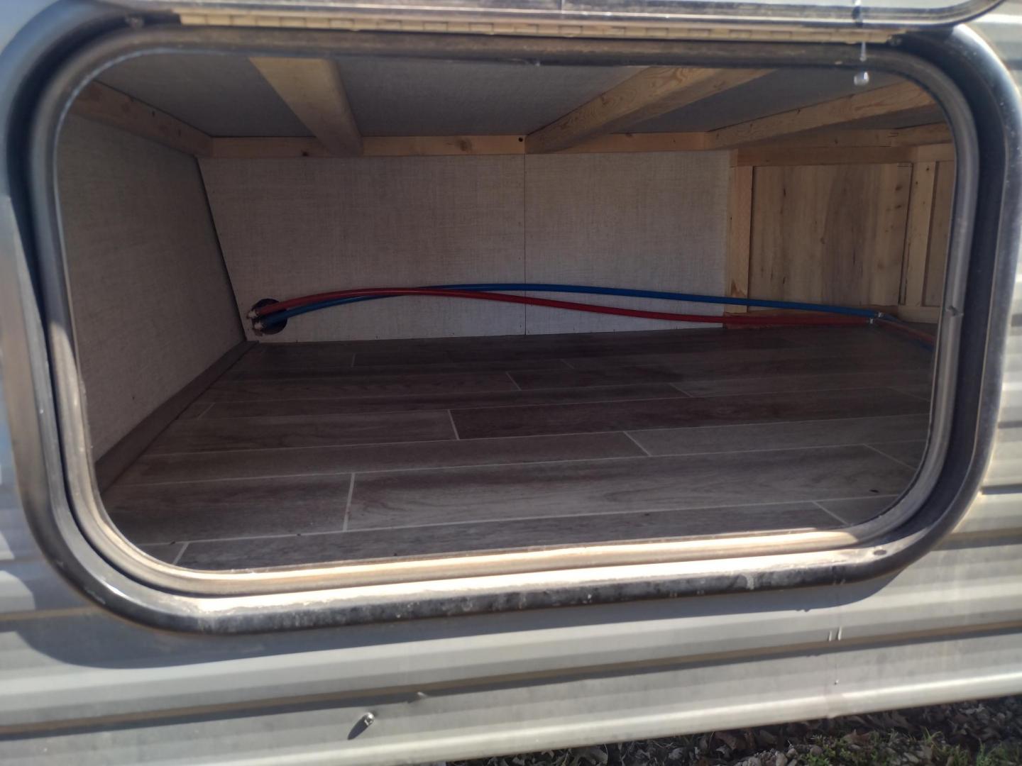 2021 Silver /Gray Gulf Stream Coach, Inc CONQUEST 275FBG 275FBG (1NL1G3020M1) , located at 17760 Hwy 62, Morris, OK, 74445, 35.609104, -95.877060 - CAMPING SEASON IS JUST AROUND THE CORNER COME CHECK OUT THIS 2021 GULF STREAM CONQUEST 275FBG 30FT OVERALL!!! ***APPEARS TO BE IN UNUSED CONDITION*** ***CLEAN TITLE*** IN THE FRONT IS A QUEEN SIZE BED WITH STORAGE UNDER BED, OVERHEAD CABINETS, AND 2 WARDROBE CLOSETS. IN THE LIVING AND KITCHEN AREA - Photo#43