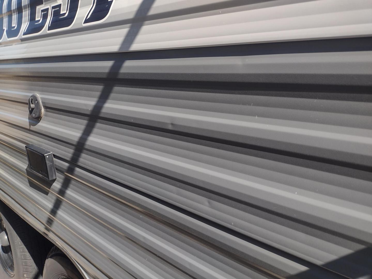 2021 Silver /Gray Gulf Stream Coach, Inc CONQUEST 275FBG 275FBG (1NL1G3020M1) , located at 17760 Hwy 62, Morris, OK, 74445, 35.609104, -95.877060 - CAMPING SEASON IS JUST AROUND THE CORNER COME CHECK OUT THIS 2021 GULF STREAM CONQUEST 275FBG 30FT OVERALL!!! ***APPEARS TO BE IN UNUSED CONDITION*** ***CLEAN TITLE*** IN THE FRONT IS A QUEEN SIZE BED WITH STORAGE UNDER BED, OVERHEAD CABINETS, AND 2 WARDROBE CLOSETS. IN THE LIVING AND KITCHEN AREA - Photo#45