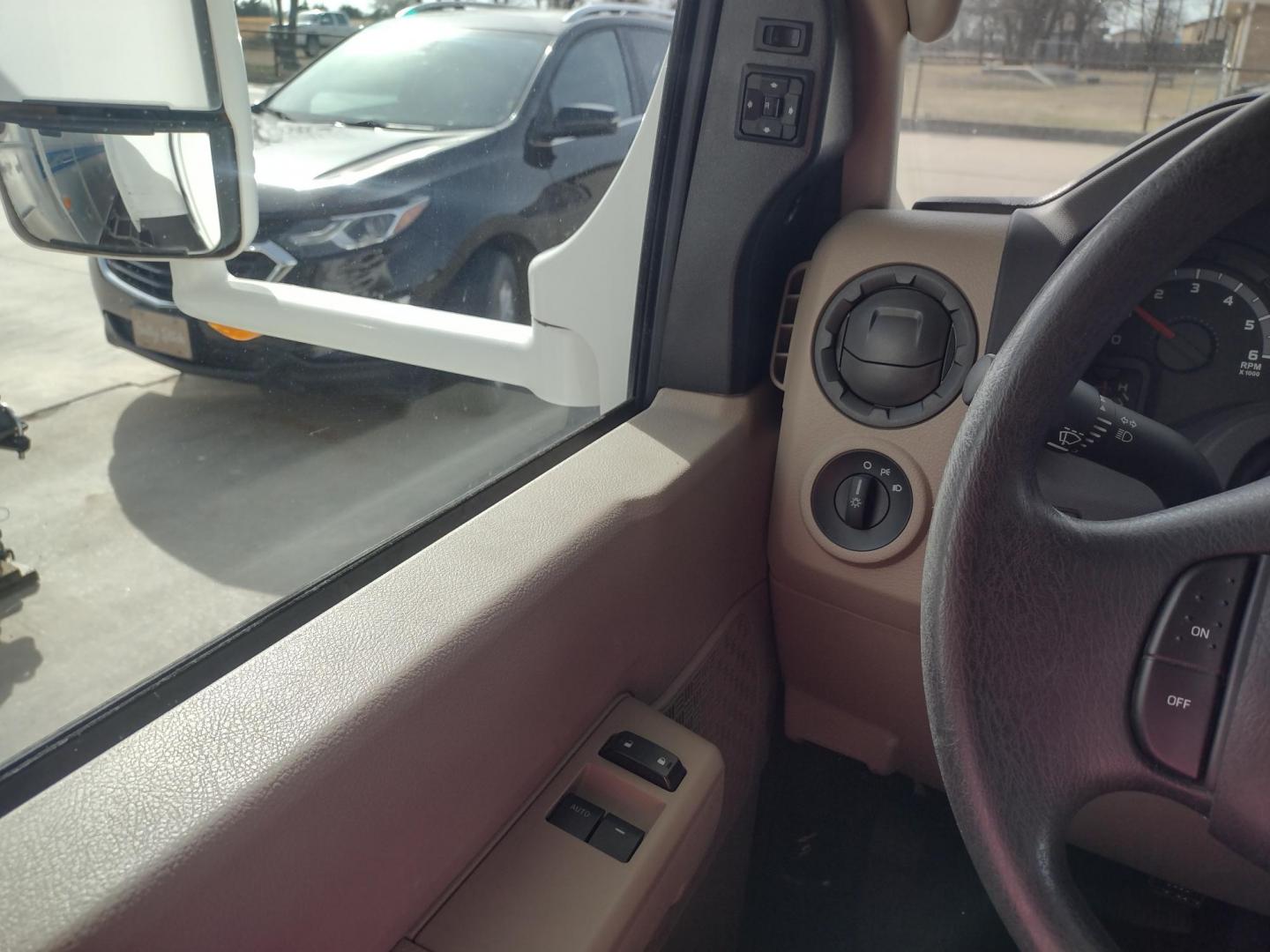 2012 White /BROWN Ford Econoline E450 (1FDXE4FS5BD) with an 6.8L V10 SOHC 20V engine, located at 17760 Hwy 62, Morris, OK, 74445, 35.609104, -95.877060 - SPRING TIME IS HERE WHAT BETTER WAY TO START YOUR TRAVELS IN THIS 2012 FORD E450 2WD FOREST RIVER SUNSEEKER 2860DS CLASS C MOTORHOME 30FT OVERALL. IT FEATURES THE TRITON 6.8L V10 ENGINE, KEYLESS ENTRY, CLOTH MANUAL SEATS, POWER WINDOWS, POWER LOCKS, POWER MIRRORS, CRUISE CONTROL, TOW HAUL MODE, BACK - Photo#12