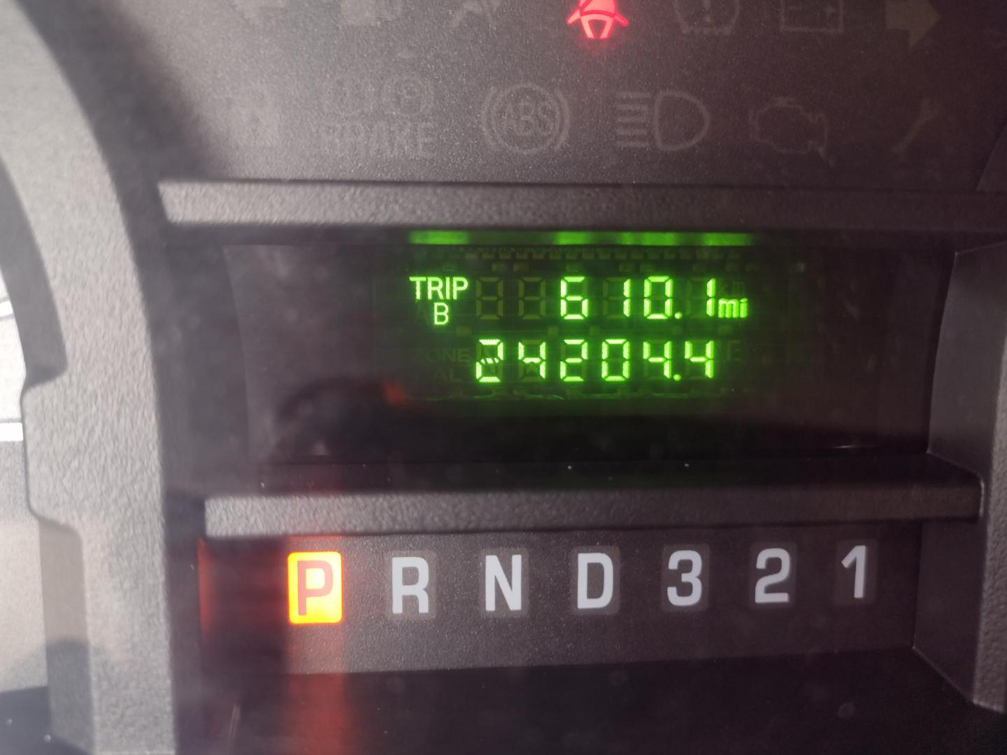 2012 White /BROWN Ford Econoline E450 (1FDXE4FS5BD) with an 6.8L V10 SOHC 20V engine, located at 17760 Hwy 62, Morris, OK, 74445, 35.609104, -95.877060 - SPRING TIME IS HERE WHAT BETTER WAY TO START YOUR TRAVELS IN THIS 2012 FORD E450 2WD FOREST RIVER SUNSEEKER 2860DS CLASS C MOTORHOME 30FT OVERALL. IT FEATURES THE TRITON 6.8L V10 ENGINE, KEYLESS ENTRY, CLOTH MANUAL SEATS, POWER WINDOWS, POWER LOCKS, POWER MIRRORS, CRUISE CONTROL, TOW HAUL MODE, BACK - Photo#13