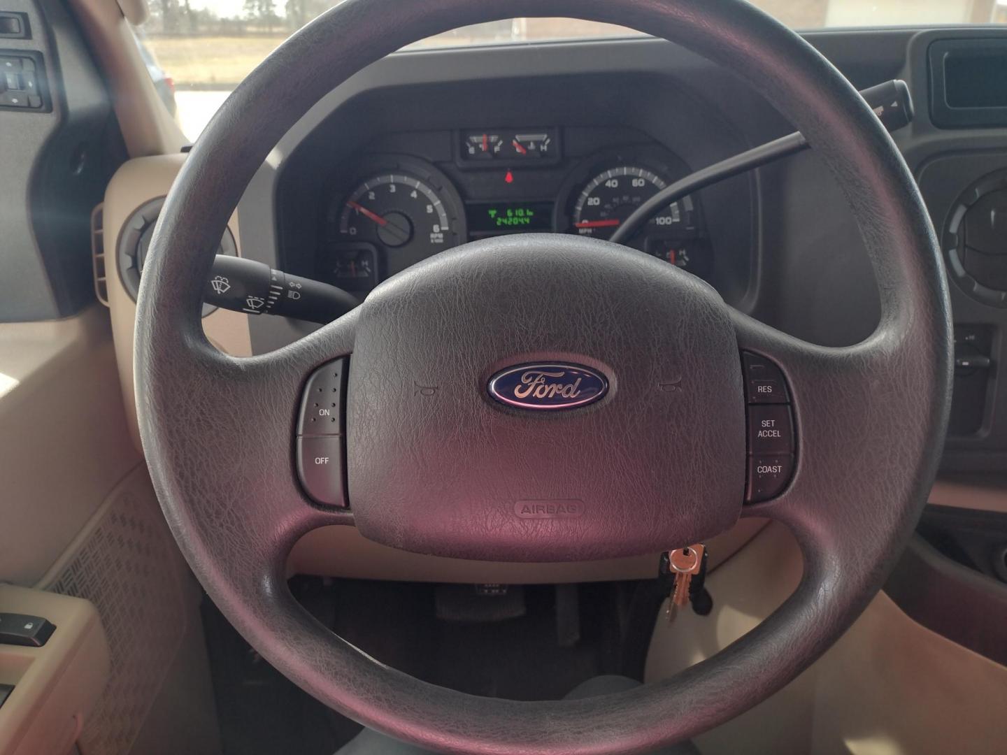 2012 White /BROWN Ford Econoline E450 (1FDXE4FS5BD) with an 6.8L V10 SOHC 20V engine, located at 17760 Hwy 62, Morris, OK, 74445, 35.609104, -95.877060 - SPRING TIME IS HERE WHAT BETTER WAY TO START YOUR TRAVELS IN THIS 2012 FORD E450 2WD FOREST RIVER SUNSEEKER 2860DS CLASS C MOTORHOME 30FT OVERALL. IT FEATURES THE TRITON 6.8L V10 ENGINE, KEYLESS ENTRY, CLOTH MANUAL SEATS, POWER WINDOWS, POWER LOCKS, POWER MIRRORS, CRUISE CONTROL, TOW HAUL MODE, BACK - Photo#14