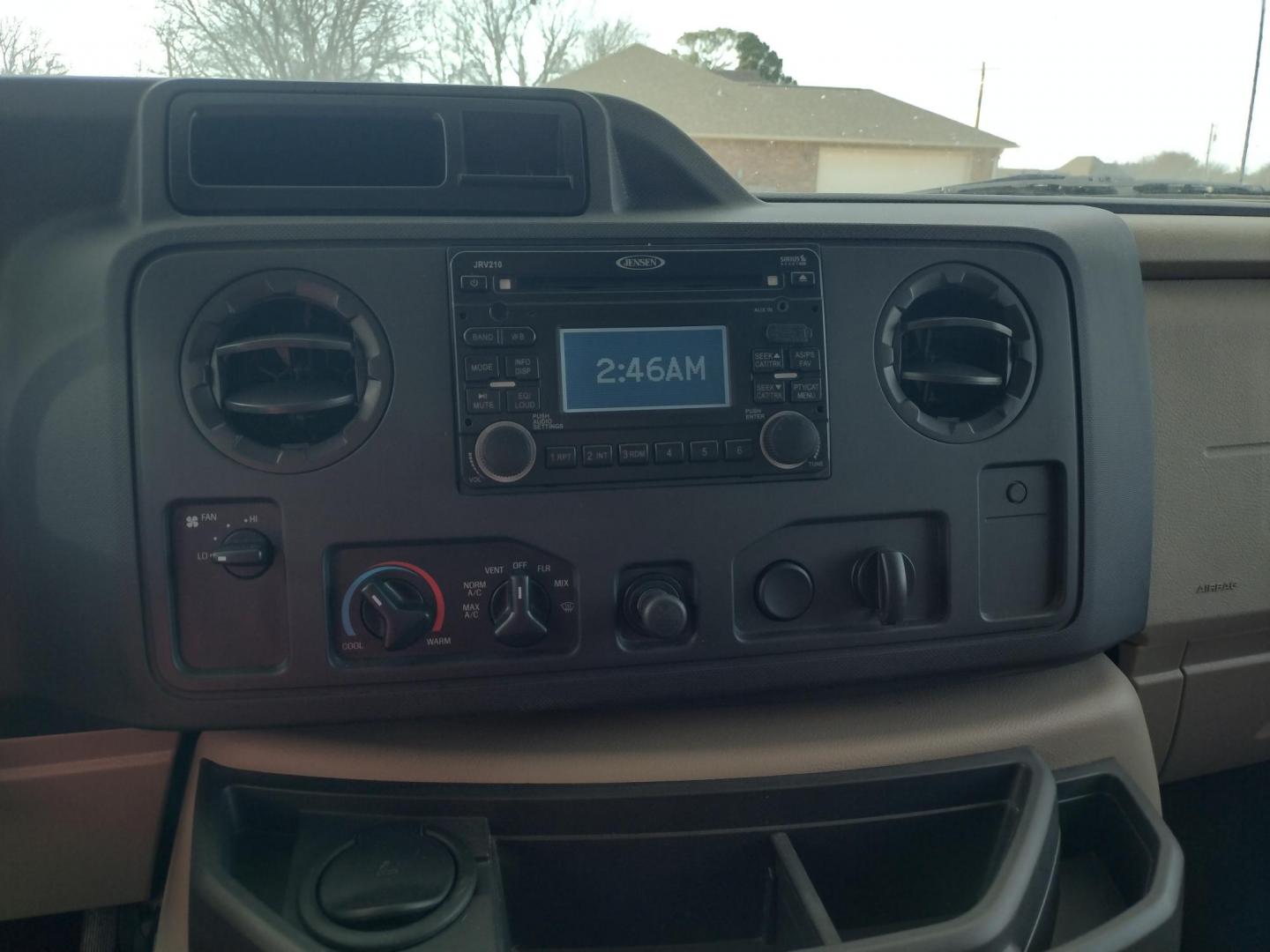 2012 White /BROWN Ford Econoline E450 (1FDXE4FS5BD) with an 6.8L V10 SOHC 20V engine, located at 17760 Hwy 62, Morris, OK, 74445, 35.609104, -95.877060 - SPRING TIME IS HERE WHAT BETTER WAY TO START YOUR TRAVELS IN THIS 2012 FORD E450 2WD FOREST RIVER SUNSEEKER 2860DS CLASS C MOTORHOME 30FT OVERALL. IT FEATURES THE TRITON 6.8L V10 ENGINE, KEYLESS ENTRY, CLOTH MANUAL SEATS, POWER WINDOWS, POWER LOCKS, POWER MIRRORS, CRUISE CONTROL, TOW HAUL MODE, BACK - Photo#17