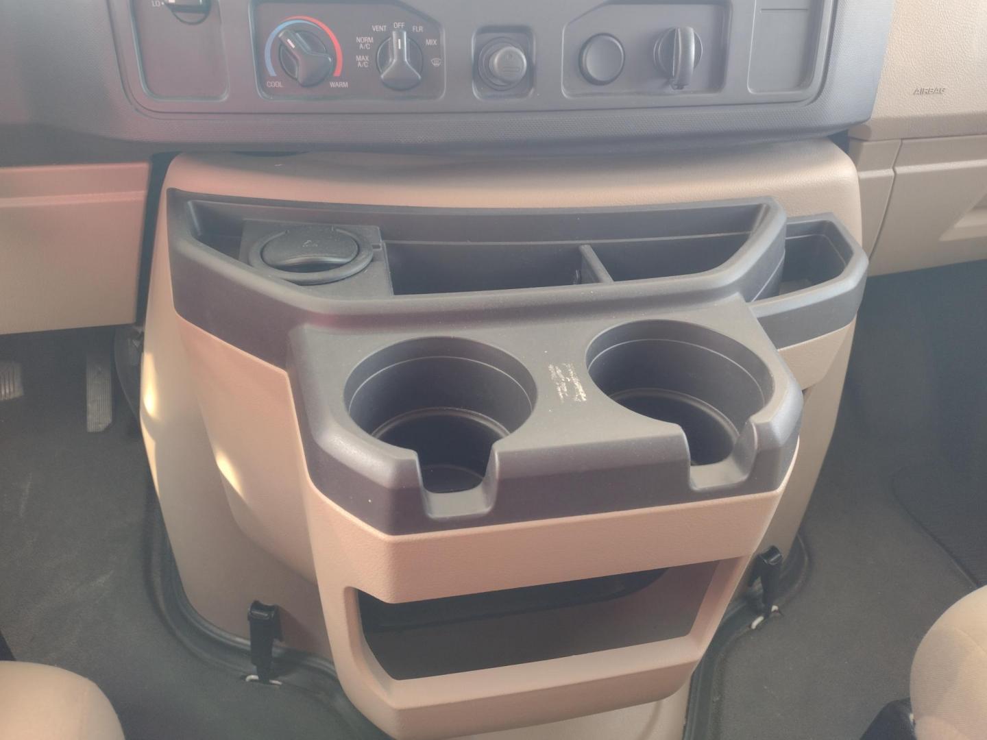 2012 White /BROWN Ford Econoline E450 (1FDXE4FS5BD) with an 6.8L V10 SOHC 20V engine, located at 17760 Hwy 62, Morris, OK, 74445, 35.609104, -95.877060 - SPRING TIME IS HERE WHAT BETTER WAY TO START YOUR TRAVELS IN THIS 2012 FORD E450 2WD FOREST RIVER SUNSEEKER 2860DS CLASS C MOTORHOME 30FT OVERALL. IT FEATURES THE TRITON 6.8L V10 ENGINE, KEYLESS ENTRY, CLOTH MANUAL SEATS, POWER WINDOWS, POWER LOCKS, POWER MIRRORS, CRUISE CONTROL, TOW HAUL MODE, BACK - Photo#18