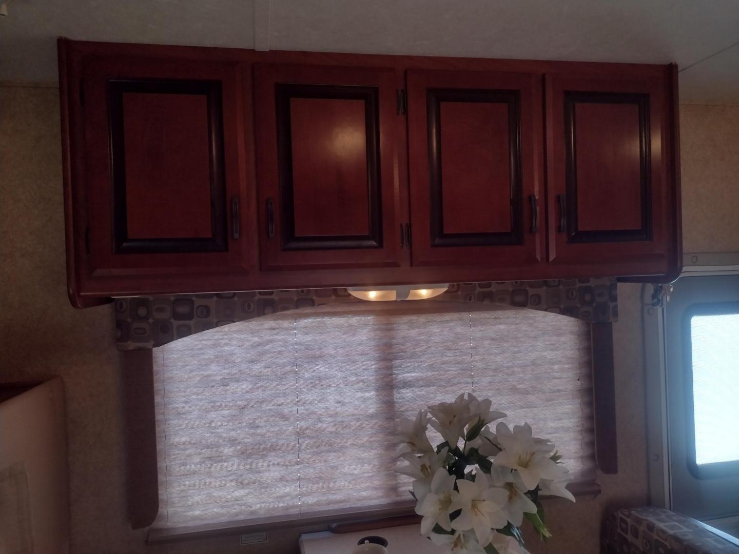 2012 White /BROWN Ford Econoline E450 (1FDXE4FS5BD) with an 6.8L V10 SOHC 20V engine, located at 17760 Hwy 62, Morris, OK, 74445, 35.609104, -95.877060 - SPRING TIME IS HERE WHAT BETTER WAY TO START YOUR TRAVELS IN THIS 2012 FORD E450 2WD FOREST RIVER SUNSEEKER 2860DS CLASS C MOTORHOME 30FT OVERALL. IT FEATURES THE TRITON 6.8L V10 ENGINE, KEYLESS ENTRY, CLOTH MANUAL SEATS, POWER WINDOWS, POWER LOCKS, POWER MIRRORS, CRUISE CONTROL, TOW HAUL MODE, BACK - Photo#27