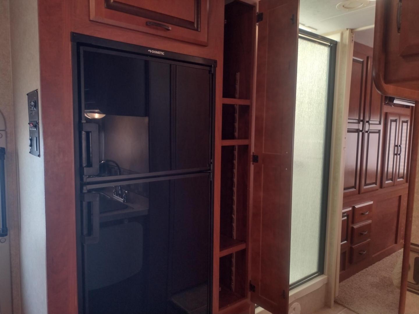 2012 White /BROWN Ford Econoline E450 (1FDXE4FS5BD) with an 6.8L V10 SOHC 20V engine, located at 17760 Hwy 62, Morris, OK, 74445, 35.609104, -95.877060 - SPRING TIME IS HERE WHAT BETTER WAY TO START YOUR TRAVELS IN THIS 2012 FORD E450 2WD FOREST RIVER SUNSEEKER 2860DS CLASS C MOTORHOME 30FT OVERALL. IT FEATURES THE TRITON 6.8L V10 ENGINE, KEYLESS ENTRY, CLOTH MANUAL SEATS, POWER WINDOWS, POWER LOCKS, POWER MIRRORS, CRUISE CONTROL, TOW HAUL MODE, BACK - Photo#43