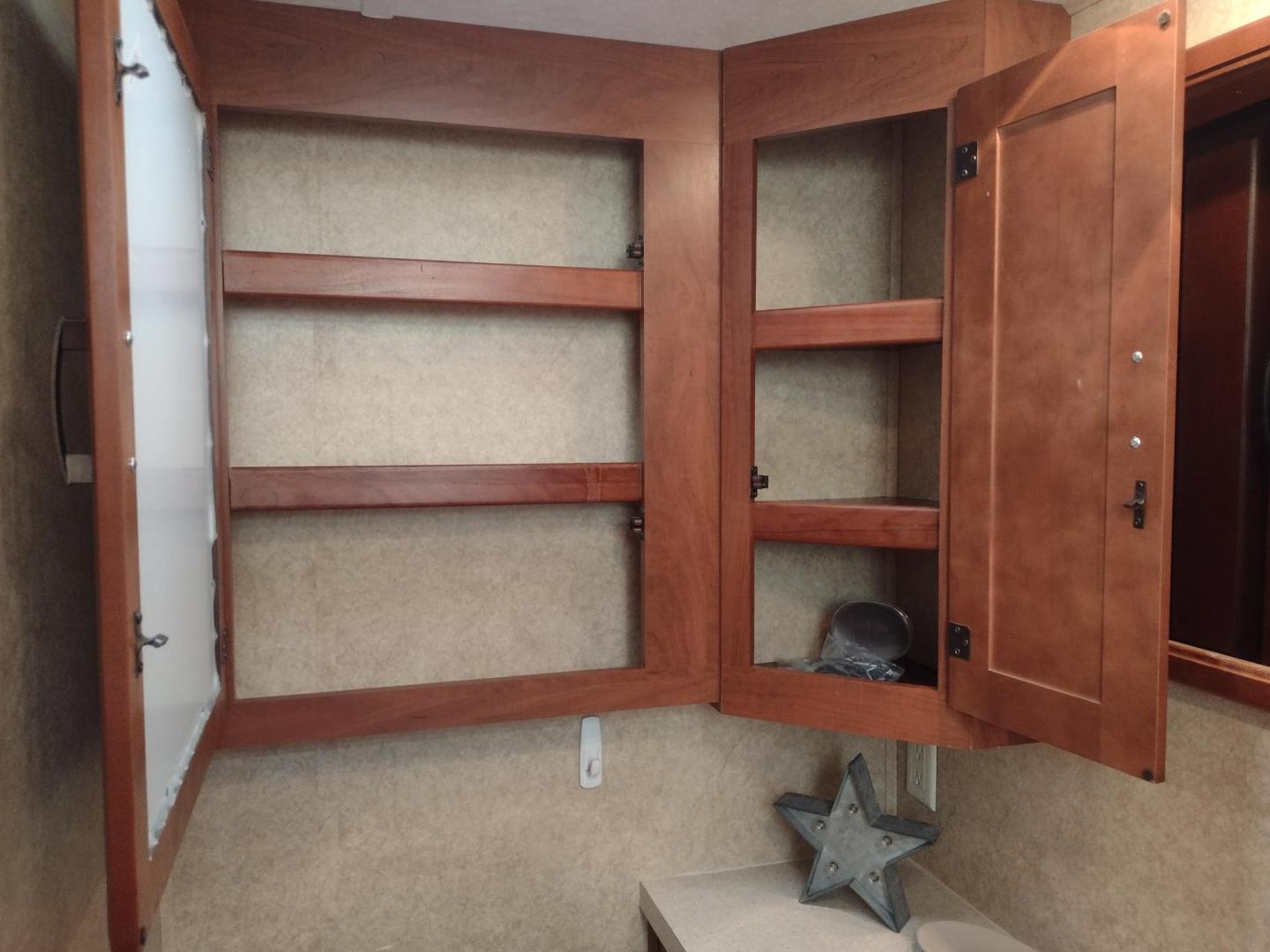 2012 White /BROWN Ford Econoline E450 (1FDXE4FS5BD) with an 6.8L V10 SOHC 20V engine, located at 17760 Hwy 62, Morris, OK, 74445, 35.609104, -95.877060 - SPRING TIME IS HERE WHAT BETTER WAY TO START YOUR TRAVELS IN THIS 2012 FORD E450 2WD FOREST RIVER SUNSEEKER 2860DS CLASS C MOTORHOME 30FT OVERALL. IT FEATURES THE TRITON 6.8L V10 ENGINE, KEYLESS ENTRY, CLOTH MANUAL SEATS, POWER WINDOWS, POWER LOCKS, POWER MIRRORS, CRUISE CONTROL, TOW HAUL MODE, BACK - Photo#46