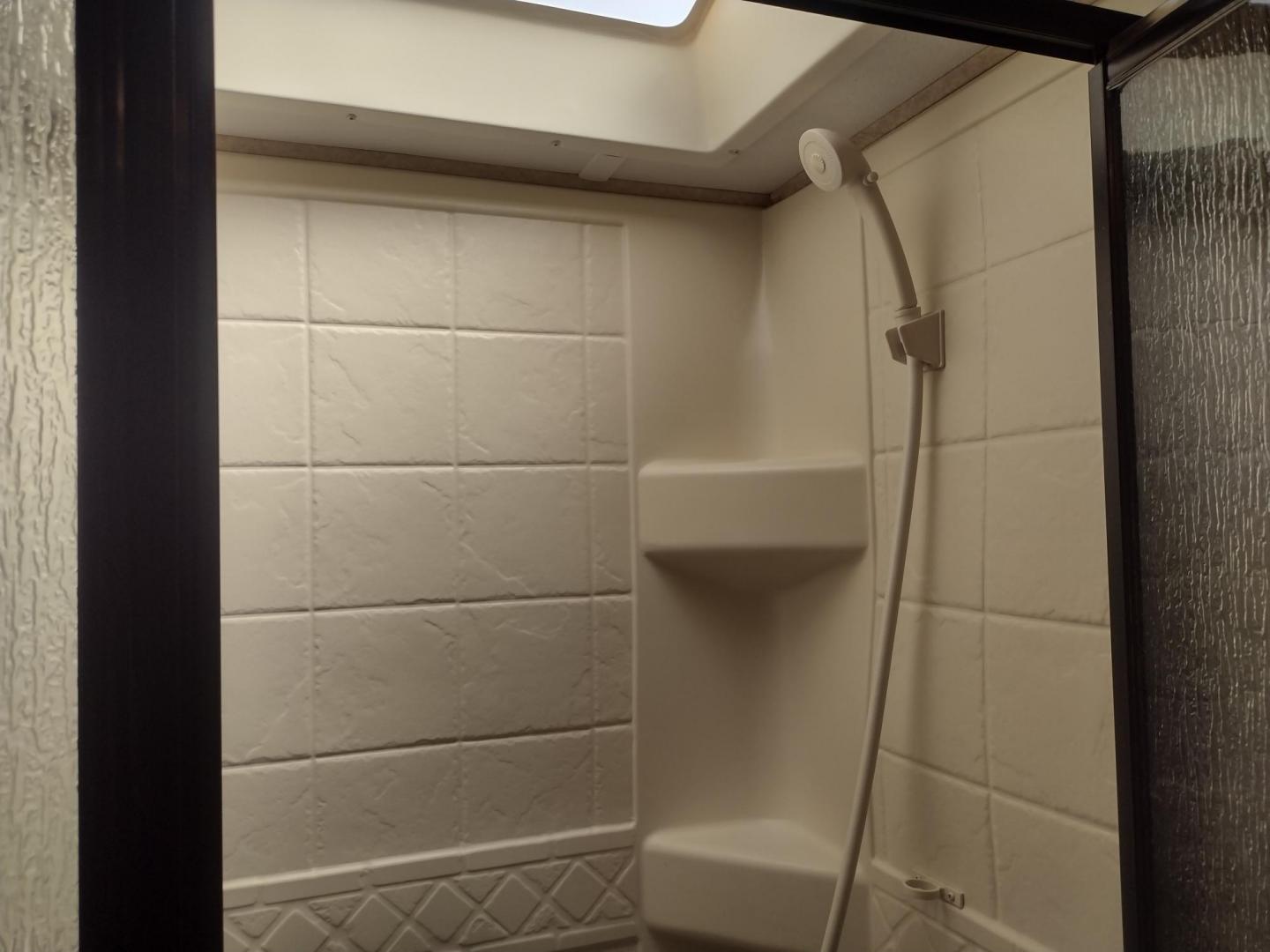 2012 White /BROWN Ford Econoline E450 (1FDXE4FS5BD) with an 6.8L V10 SOHC 20V engine, located at 17760 Hwy 62, Morris, OK, 74445, 35.609104, -95.877060 - SPRING TIME IS HERE WHAT BETTER WAY TO START YOUR TRAVELS IN THIS 2012 FORD E450 2WD FOREST RIVER SUNSEEKER 2860DS CLASS C MOTORHOME 30FT OVERALL. IT FEATURES THE TRITON 6.8L V10 ENGINE, KEYLESS ENTRY, CLOTH MANUAL SEATS, POWER WINDOWS, POWER LOCKS, POWER MIRRORS, CRUISE CONTROL, TOW HAUL MODE, BACK - Photo#48